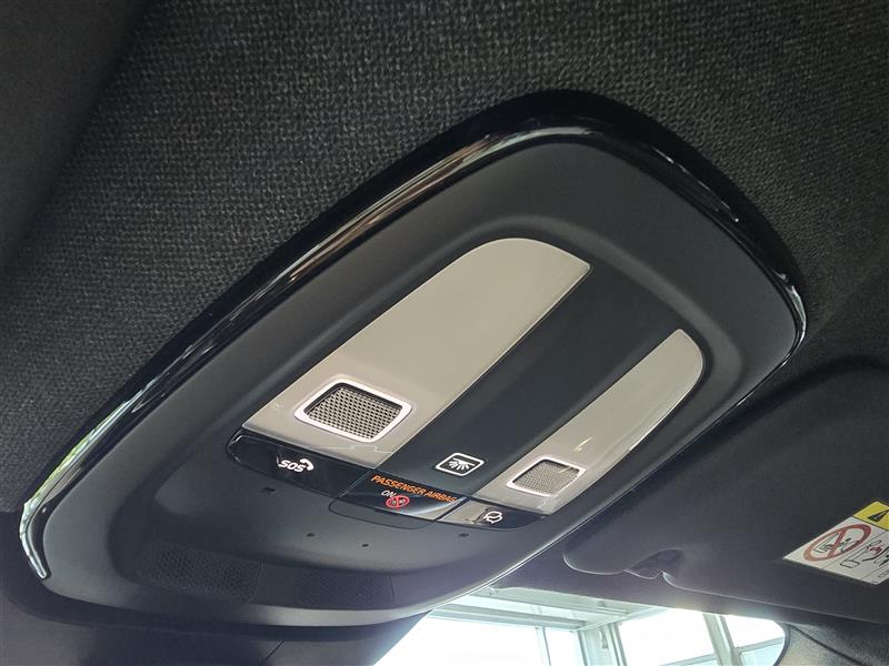 Volvo EX40 RECHARGE SINGLE PLUS EXTENDED RANGE.