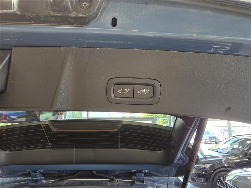 Volvo EX40 RECHARGE SINGLE PLUS EXTENDED RANGE.