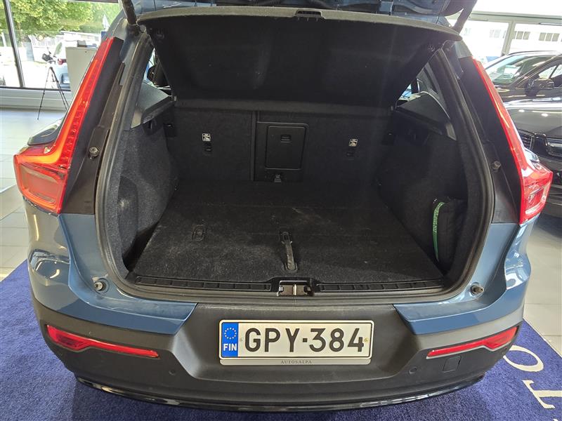 Volvo EX40 RECHARGE SINGLE PLUS EXTENDED RANGE.