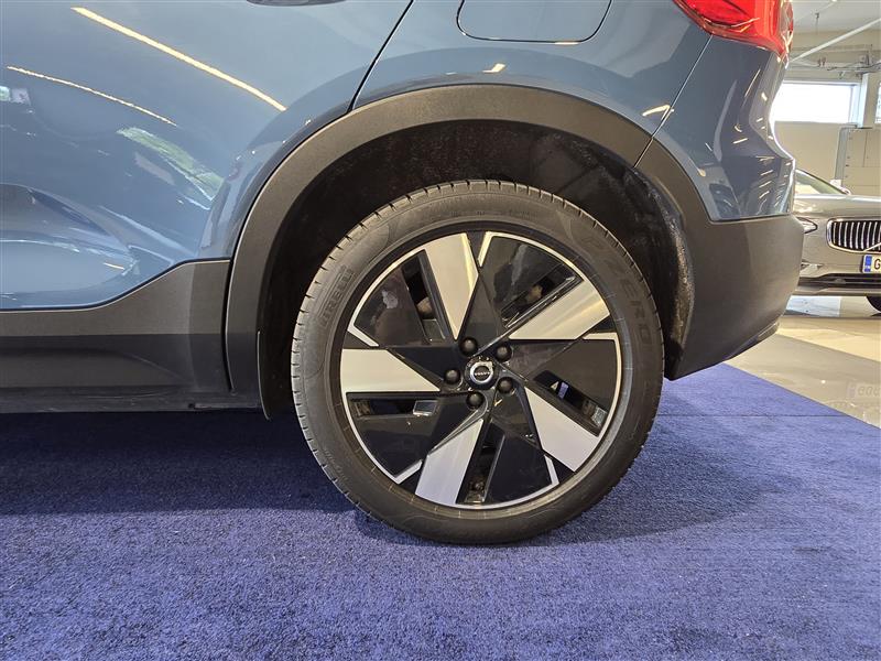Volvo EX40 RECHARGE SINGLE PLUS EXTENDED RANGE.