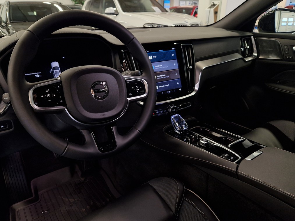 Volvo V60 T8 AWD Long Range Ultra Dark 2025, kuva 7/16
