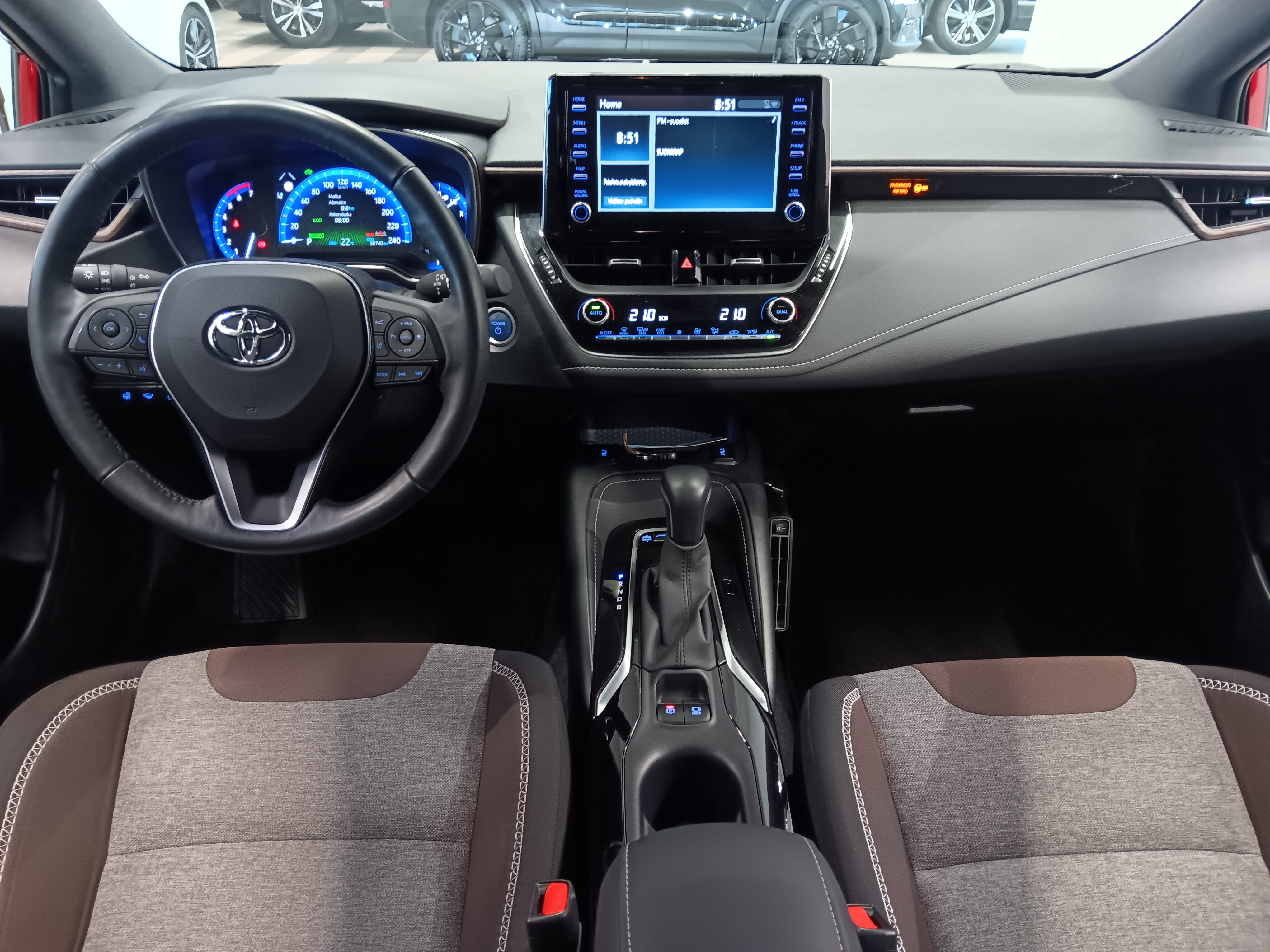 Toyota COROLLA TOURING SPORTS 1,8 HYBRID TREK TAKUU 12KK/20TKM.
