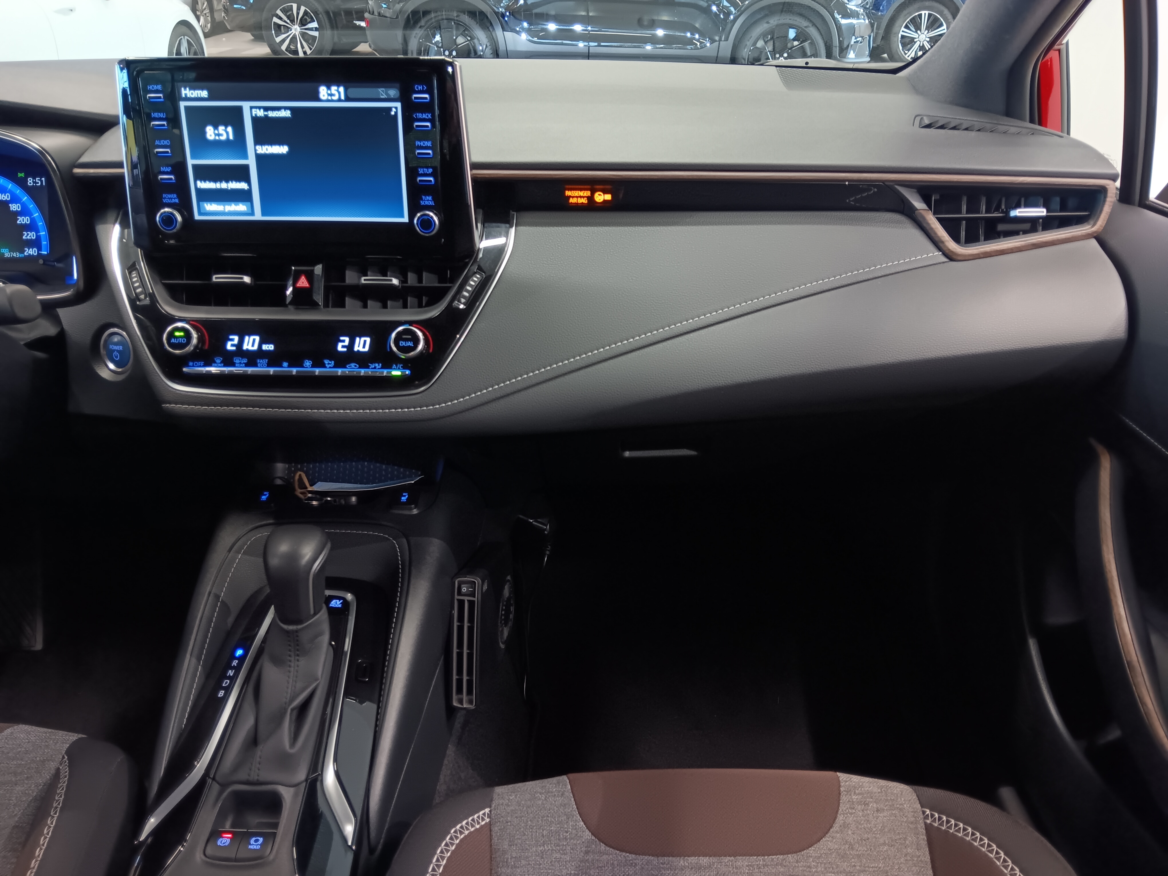 Toyota COROLLA TOURING SPORTS 1,8 HYBRID TREK TAKUU 12KK/20TKM.