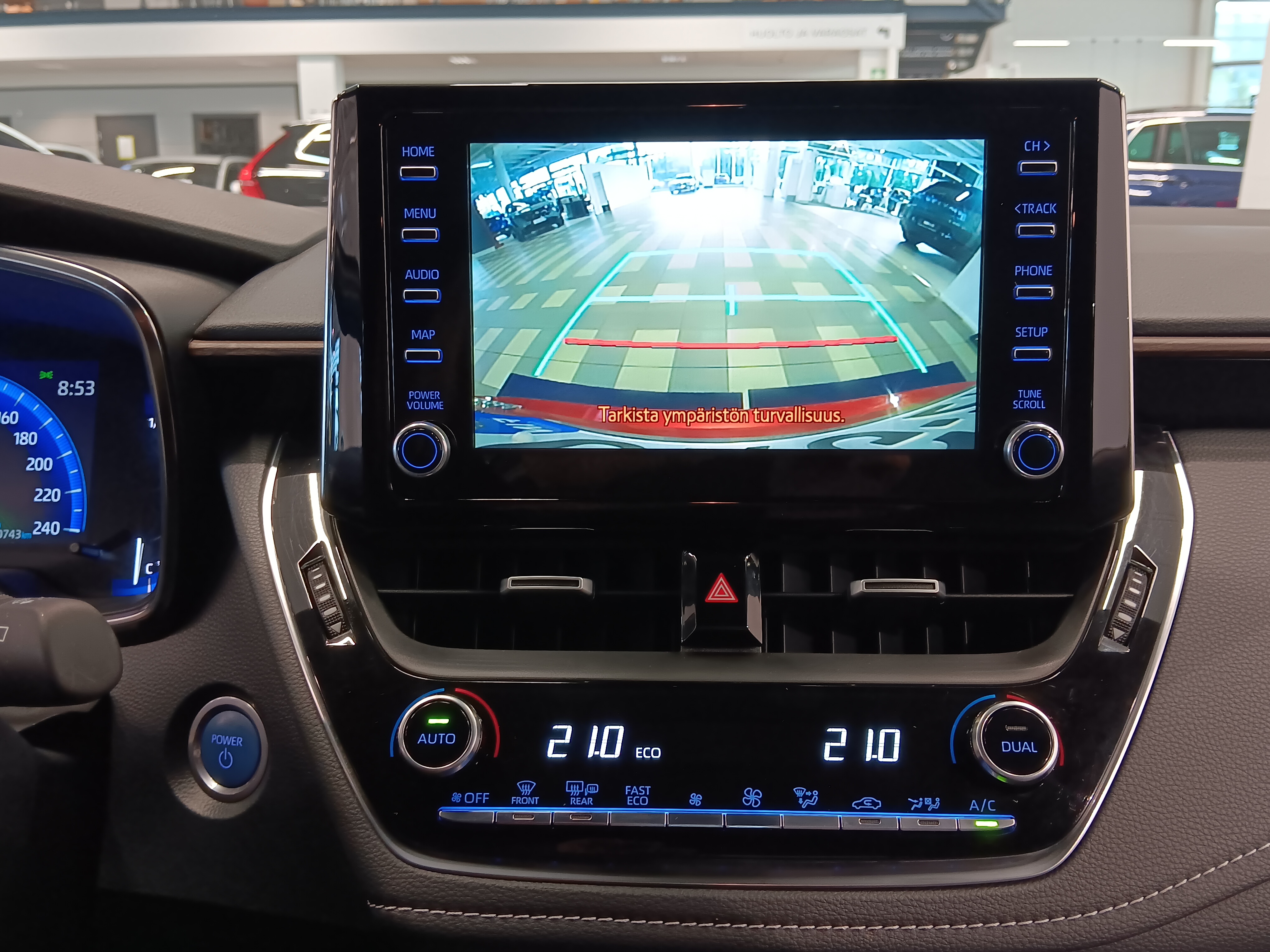 Toyota COROLLA TOURING SPORTS 1,8 HYBRID TREK TAKUU 12KK/20TKM.