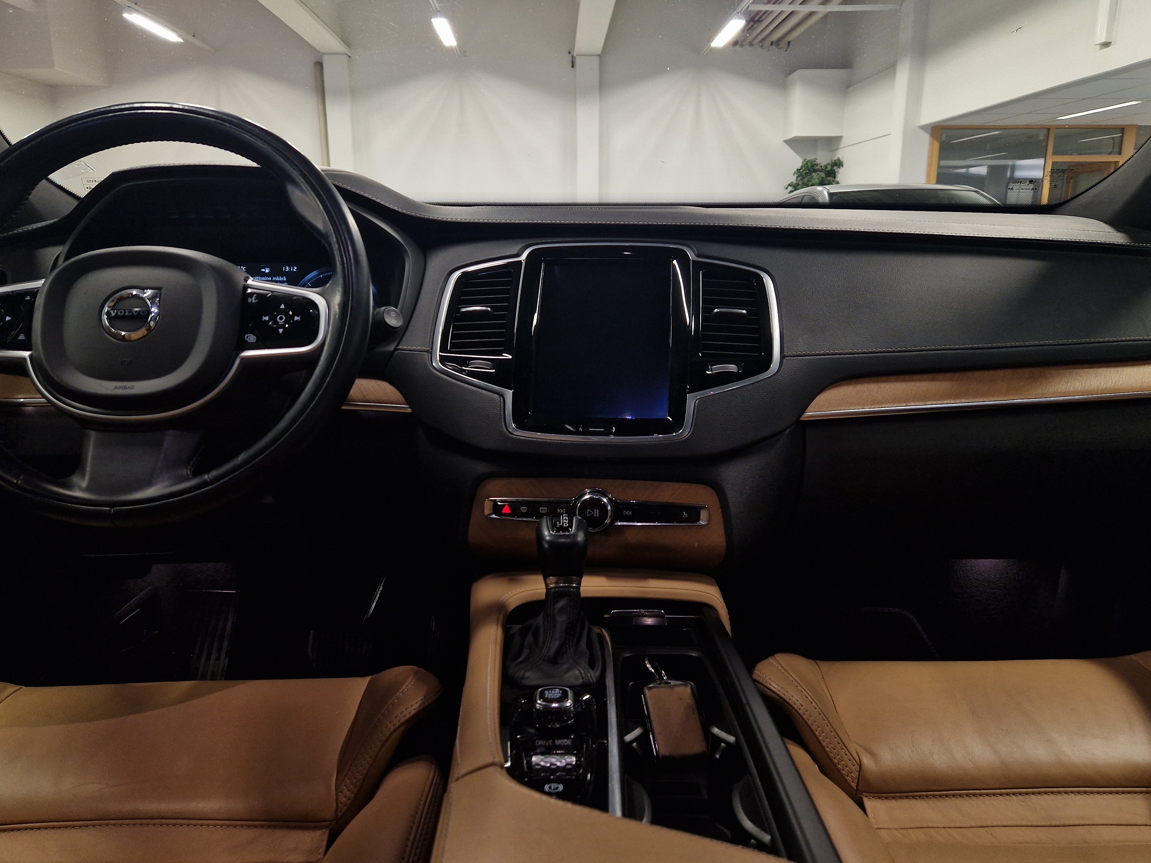 Volvo XC90 D5 AWD INSCRIPTION TAKUU 12KK/20TKM