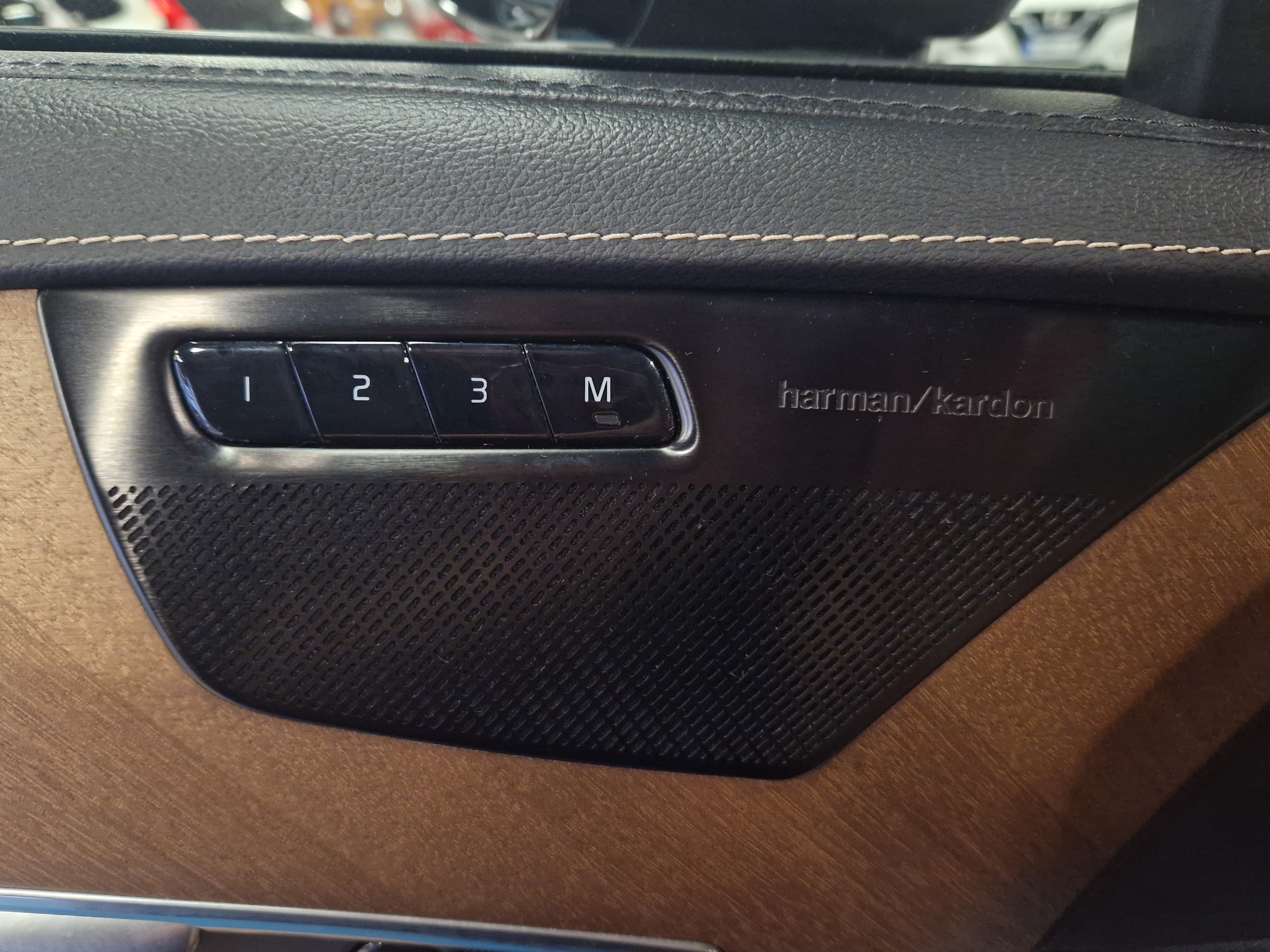 Volvo XC90 D5 AWD INSCRIPTION TAKUU 12KK/20TKM