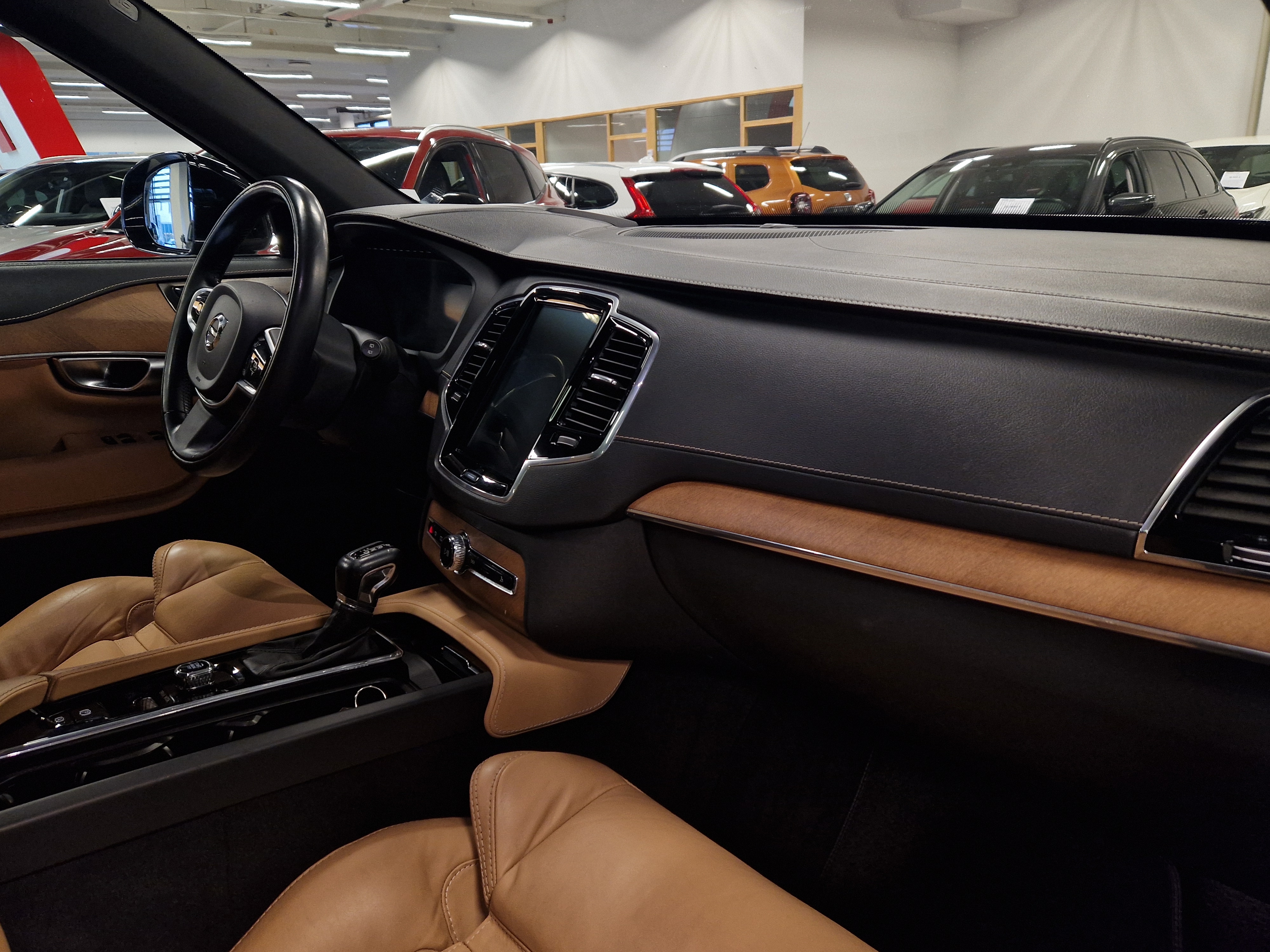 Volvo XC90 D5 AWD INSCRIPTION TAKUU 12KK/20TKM