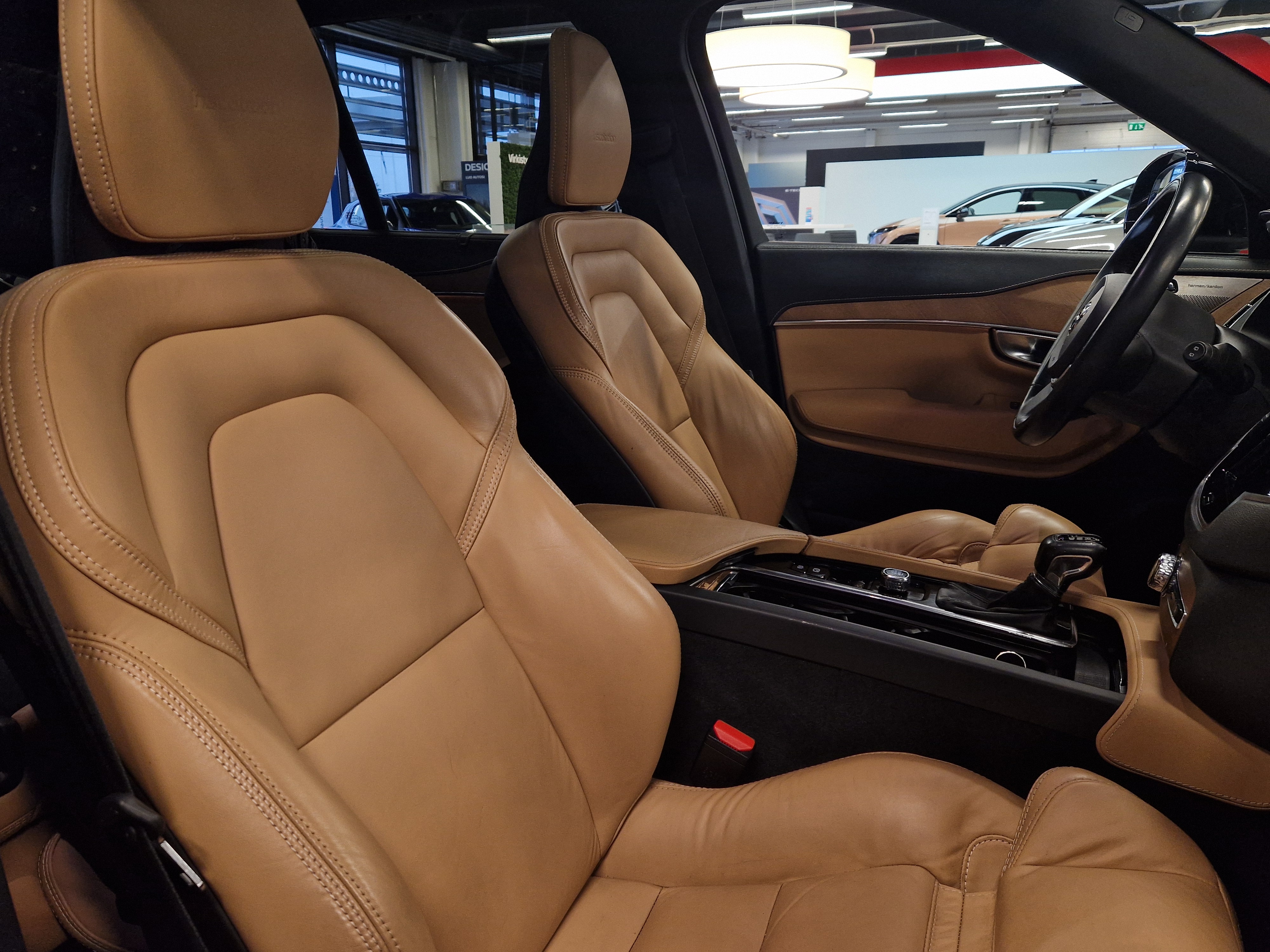 Volvo XC90 D5 AWD INSCRIPTION TAKUU 12KK/20TKM