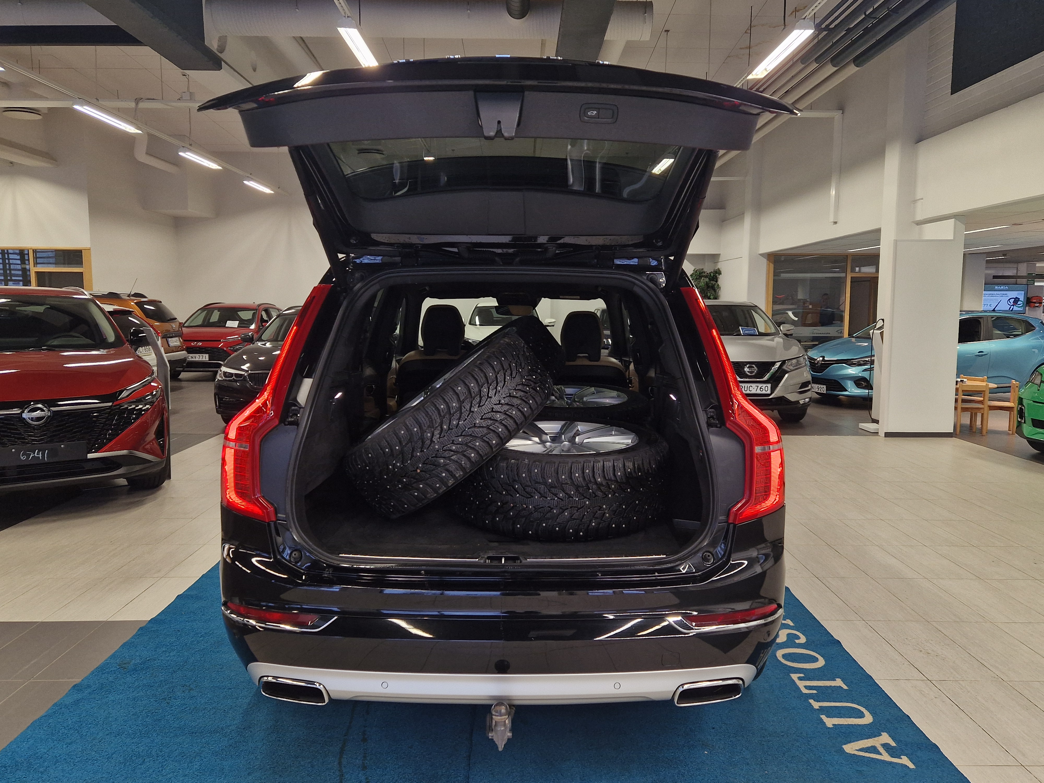 Volvo XC90 D5 AWD INSCRIPTION TAKUU 12KK/20TKM