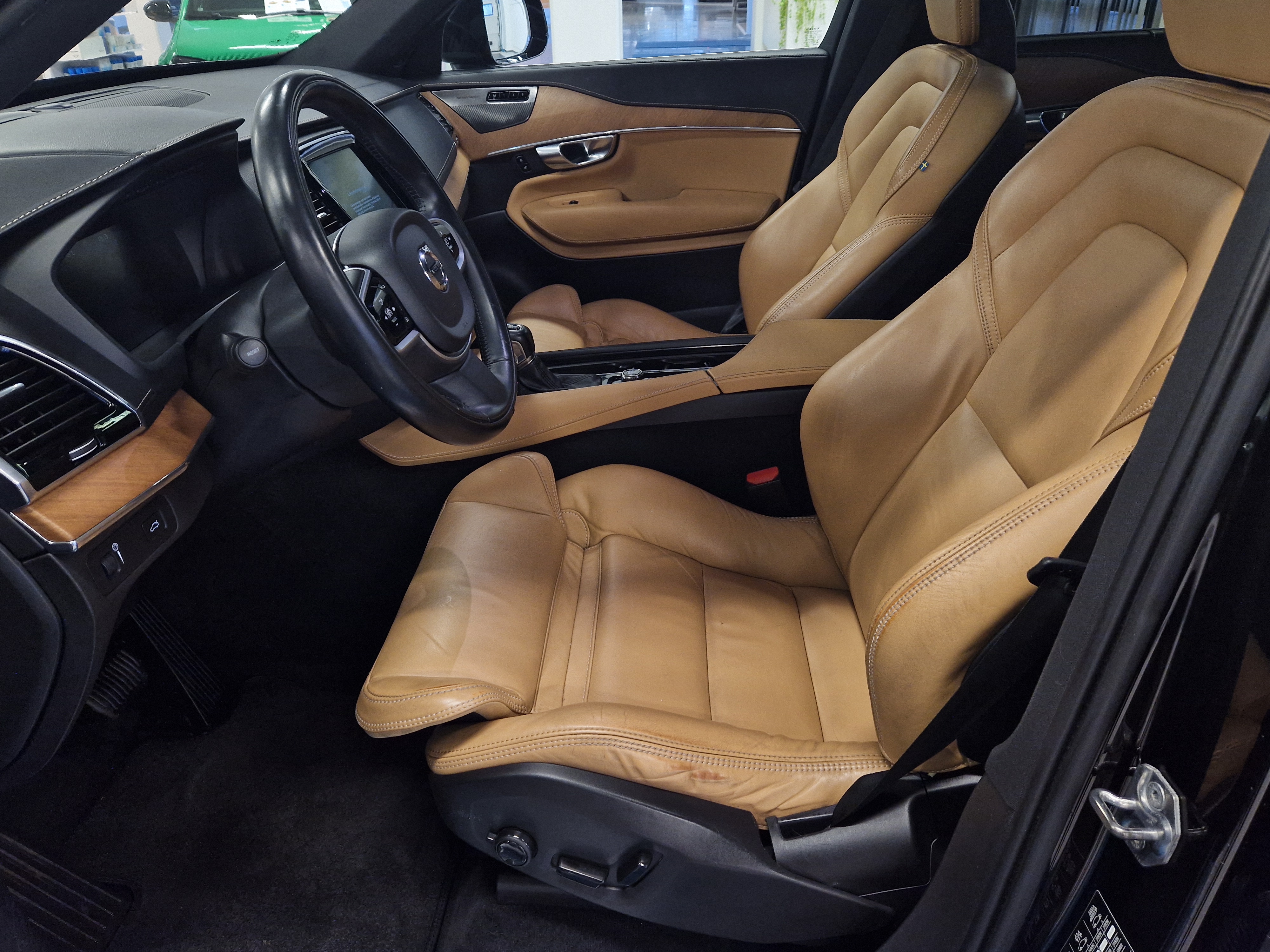 Volvo XC90 D5 AWD INSCRIPTION TAKUU 12KK/20TKM