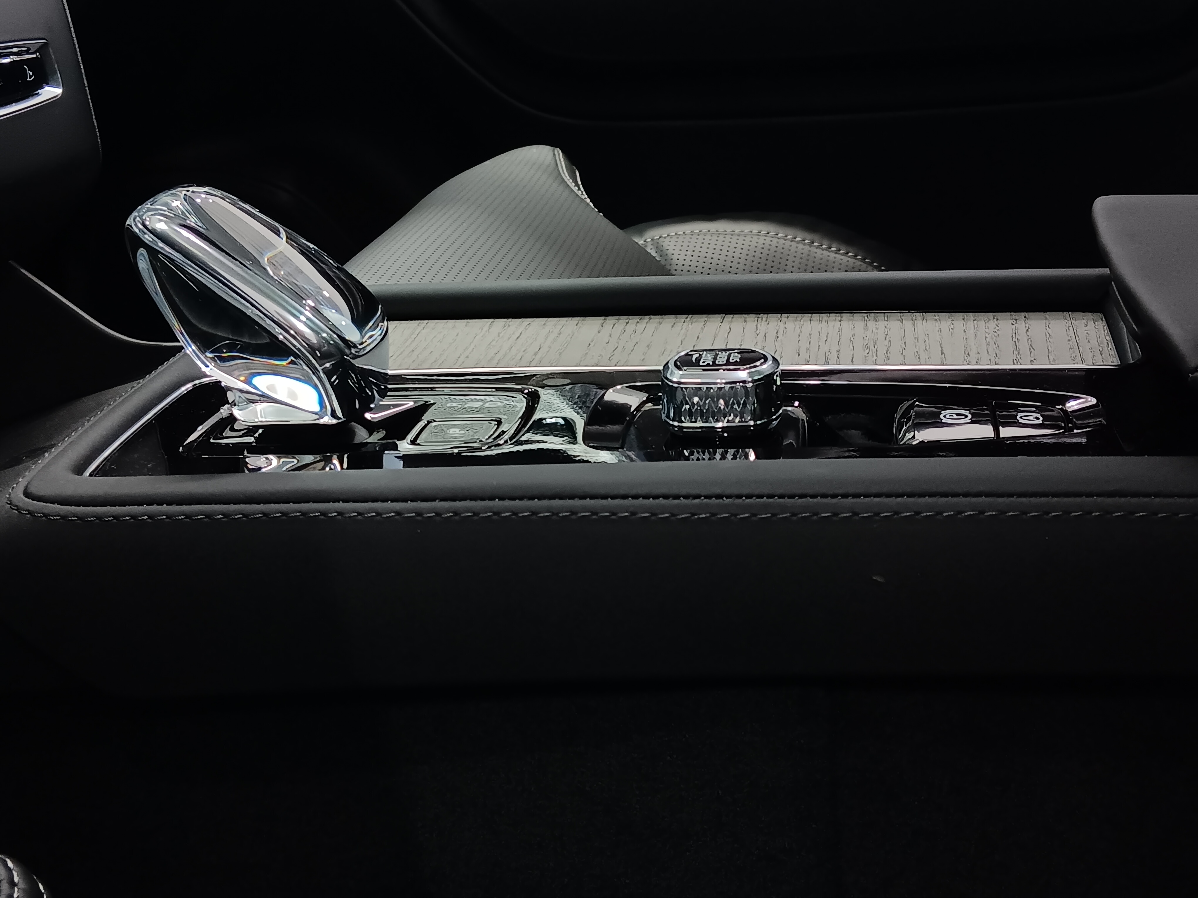 Volvo XC90 T8 AWD LONG RANGE HIGH PERFORMANCE ULTRA DARK