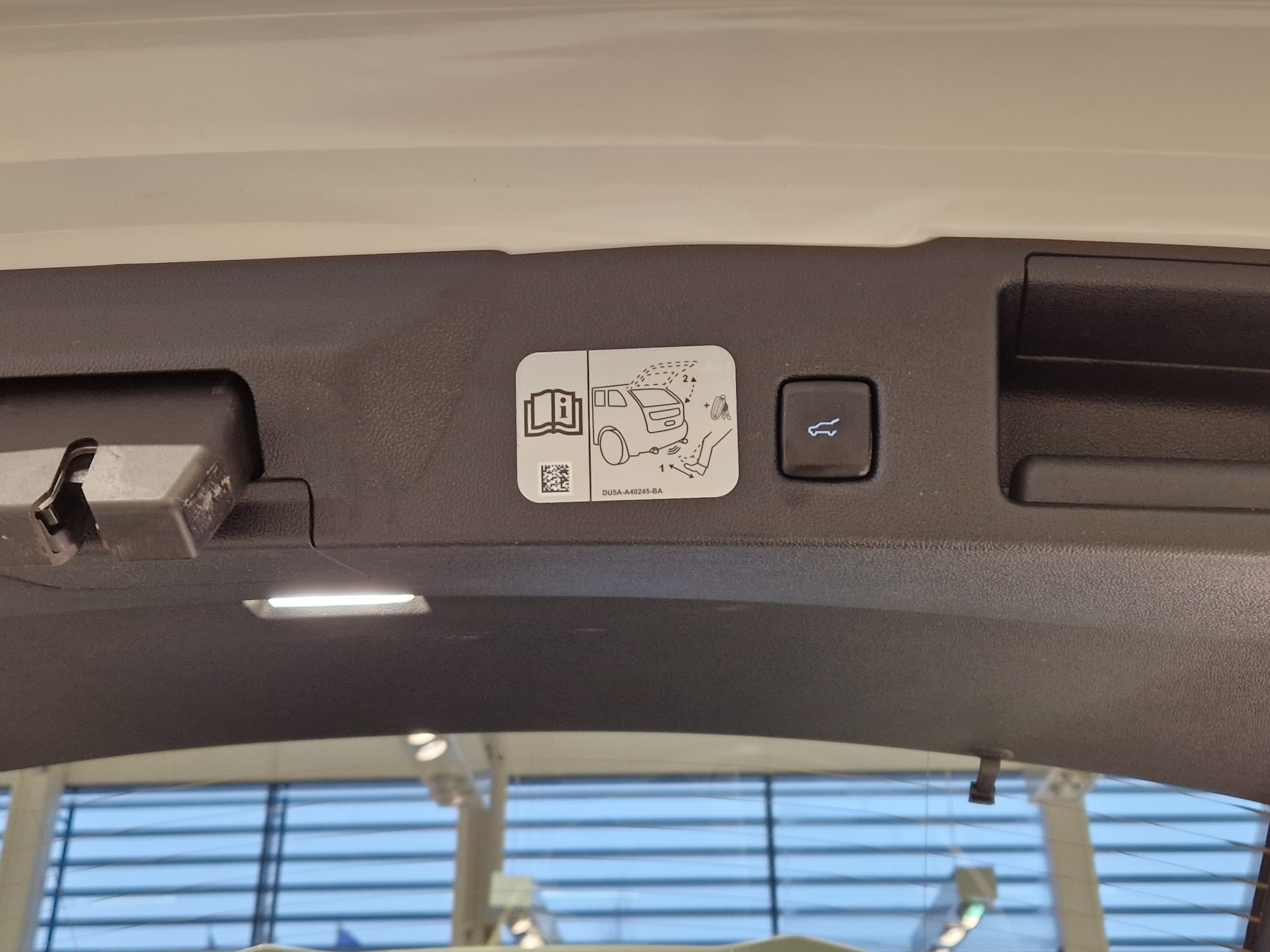 Ford KUGA 2,5 HYBRID (HEV) 190HV CVT AWD ST-LINE X