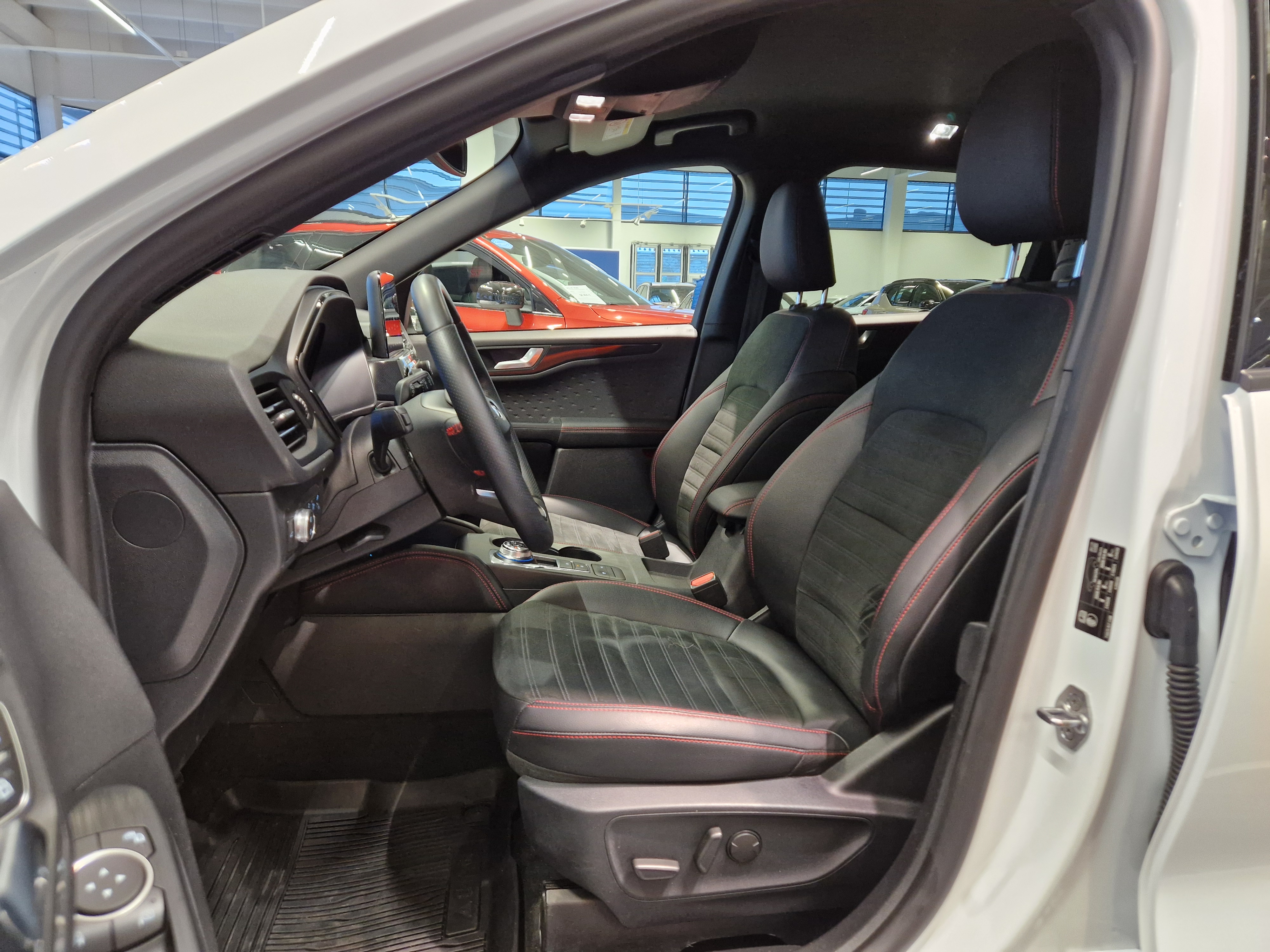 Ford KUGA 2,5 HYBRID (HEV) 190HV CVT AWD ST-LINE X