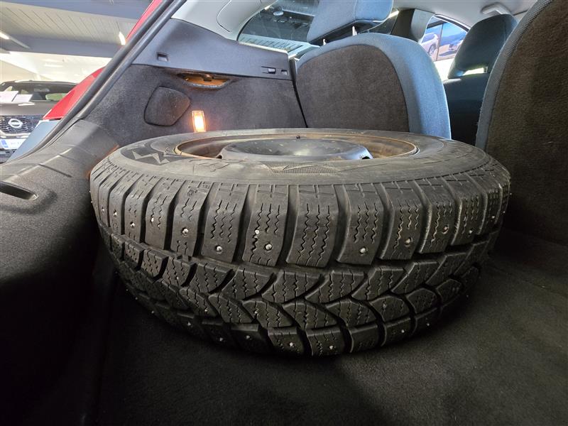 Volvo C30 1.6 (100 HV)