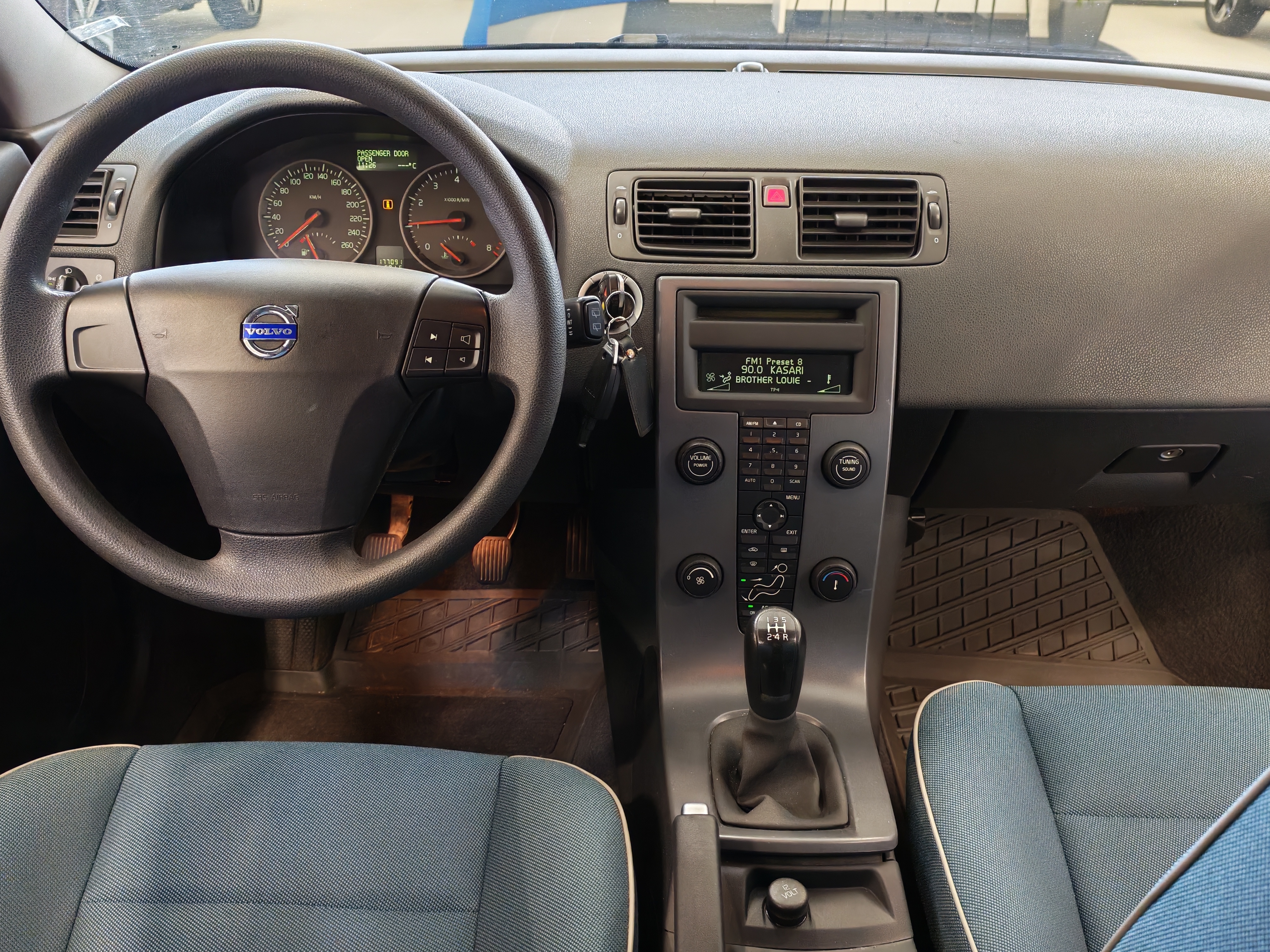 Volvo C30 1.6 (100 hv) 2007, photo 4/11