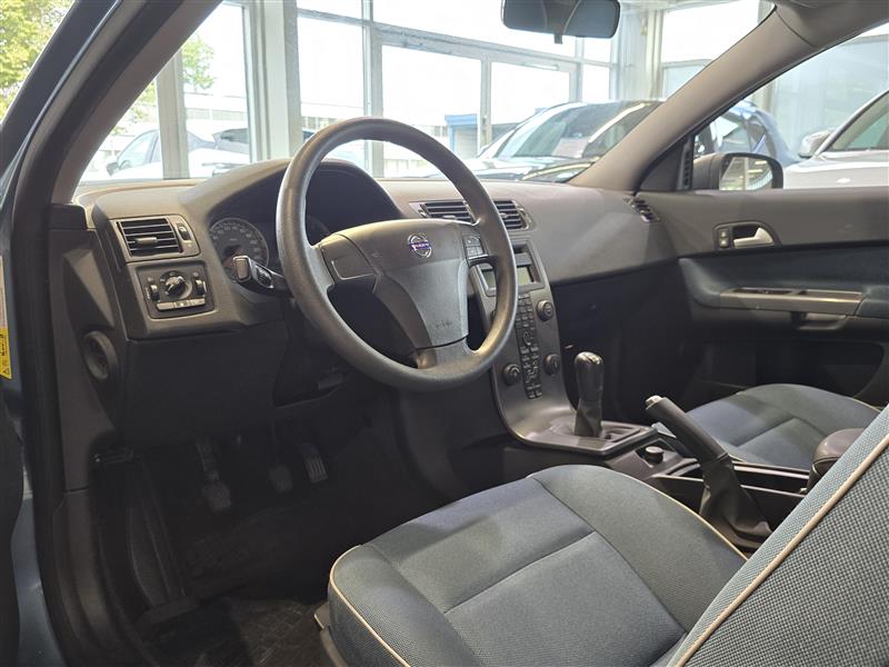 Volvo C30 1.6 (100 HV)