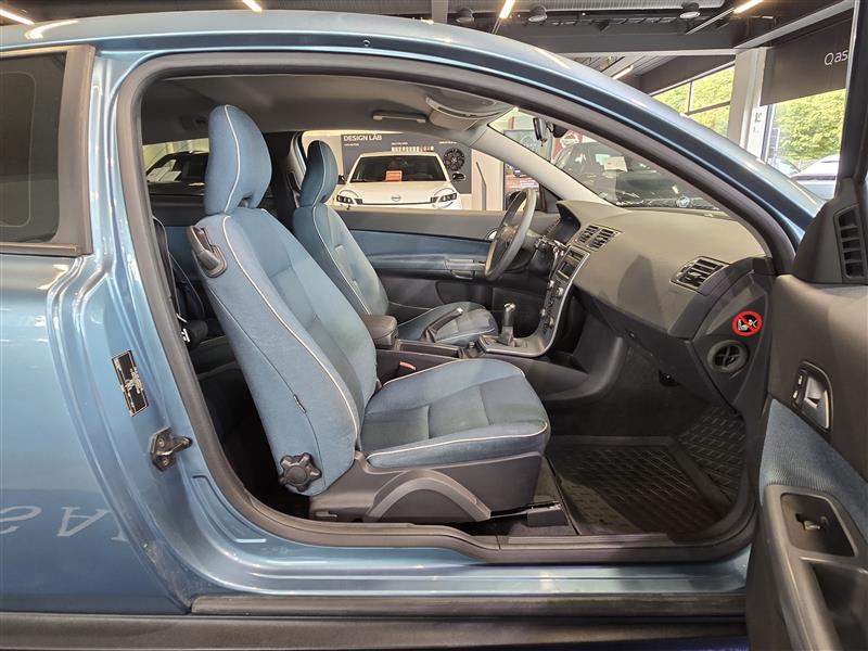 Volvo C30 1.6 (100 HV)