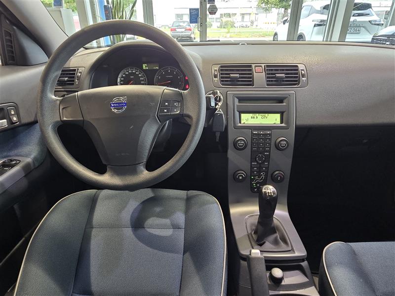 Volvo C30 1.6 (100 HV)