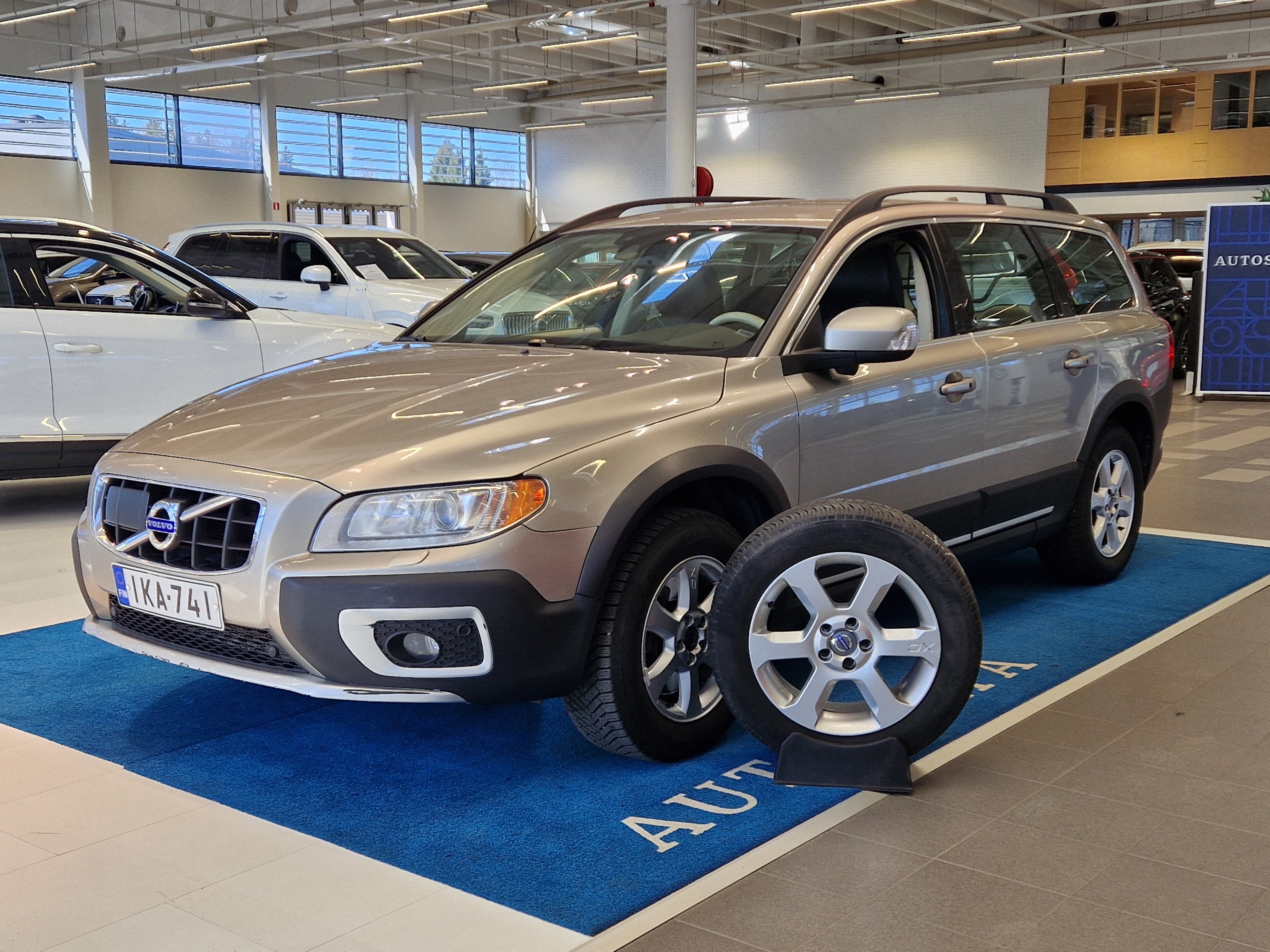 Volvo XC70 D5 AWD Summum aut 2011, kuva 2/18