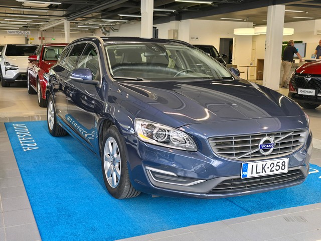 Volvo V60 T3 MOMENTUM AUT.