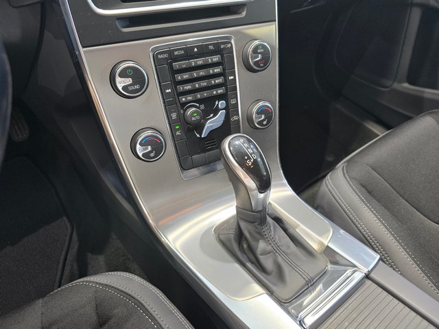 Volvo V60 T3 MOMENTUM AUT.