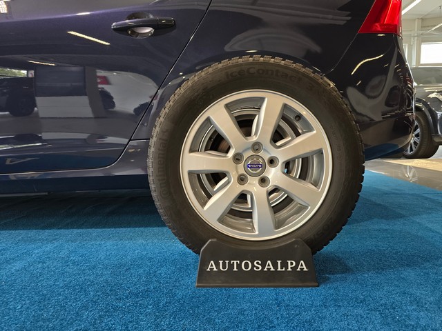 Volvo V60 T3 MOMENTUM AUT.