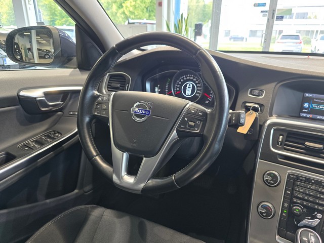 Volvo V60 T3 MOMENTUM AUT.