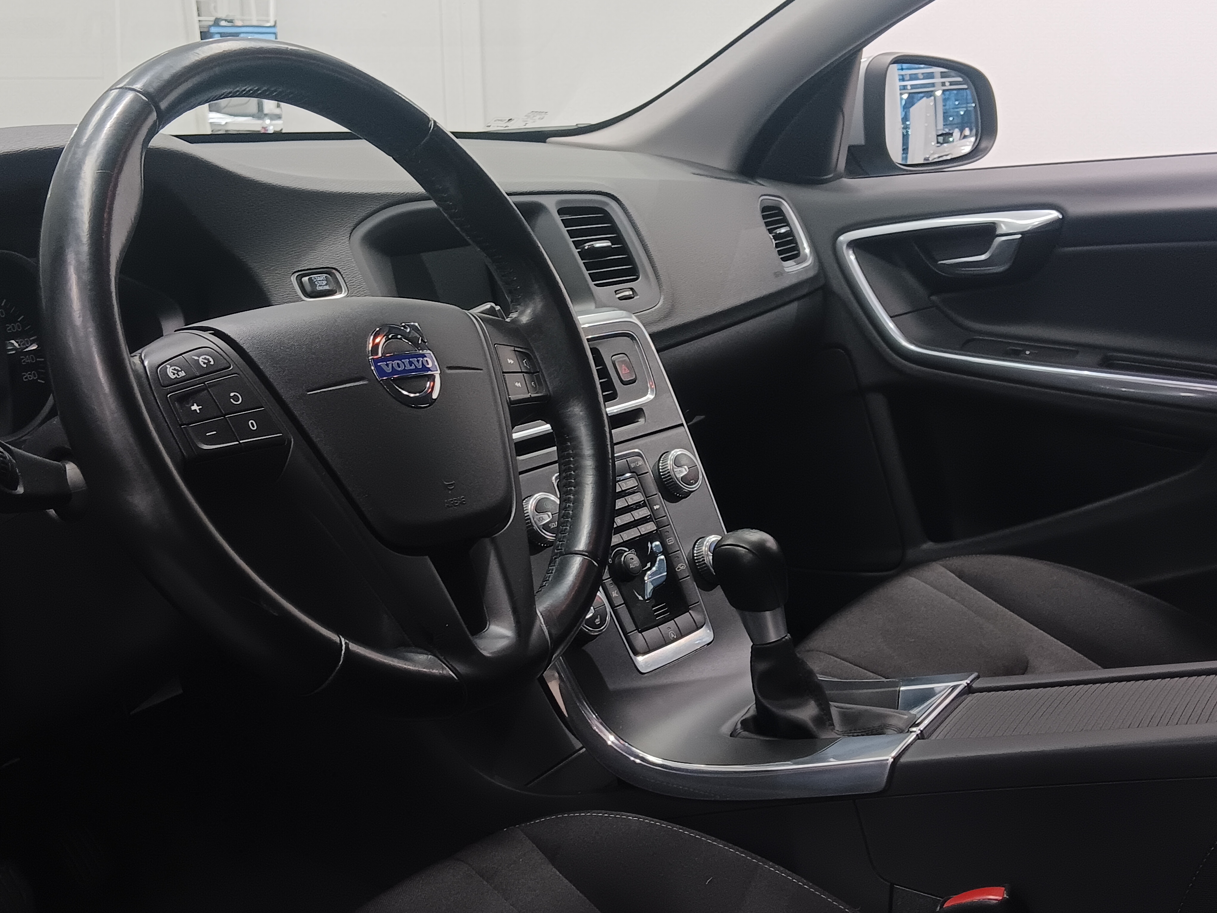 Volvo V60 D2 KINETIC EDITION