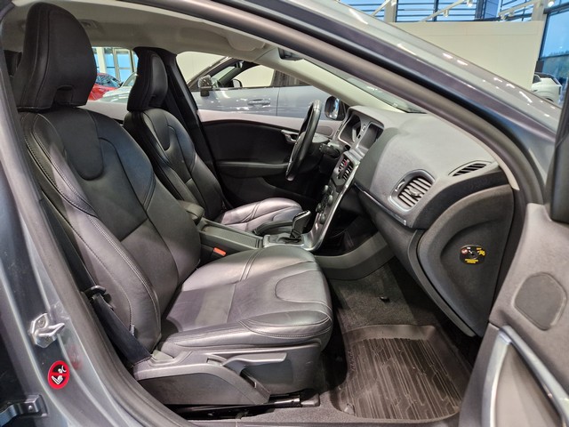 Volvo V40 D2 BUSINESS EDITION 90 AUT