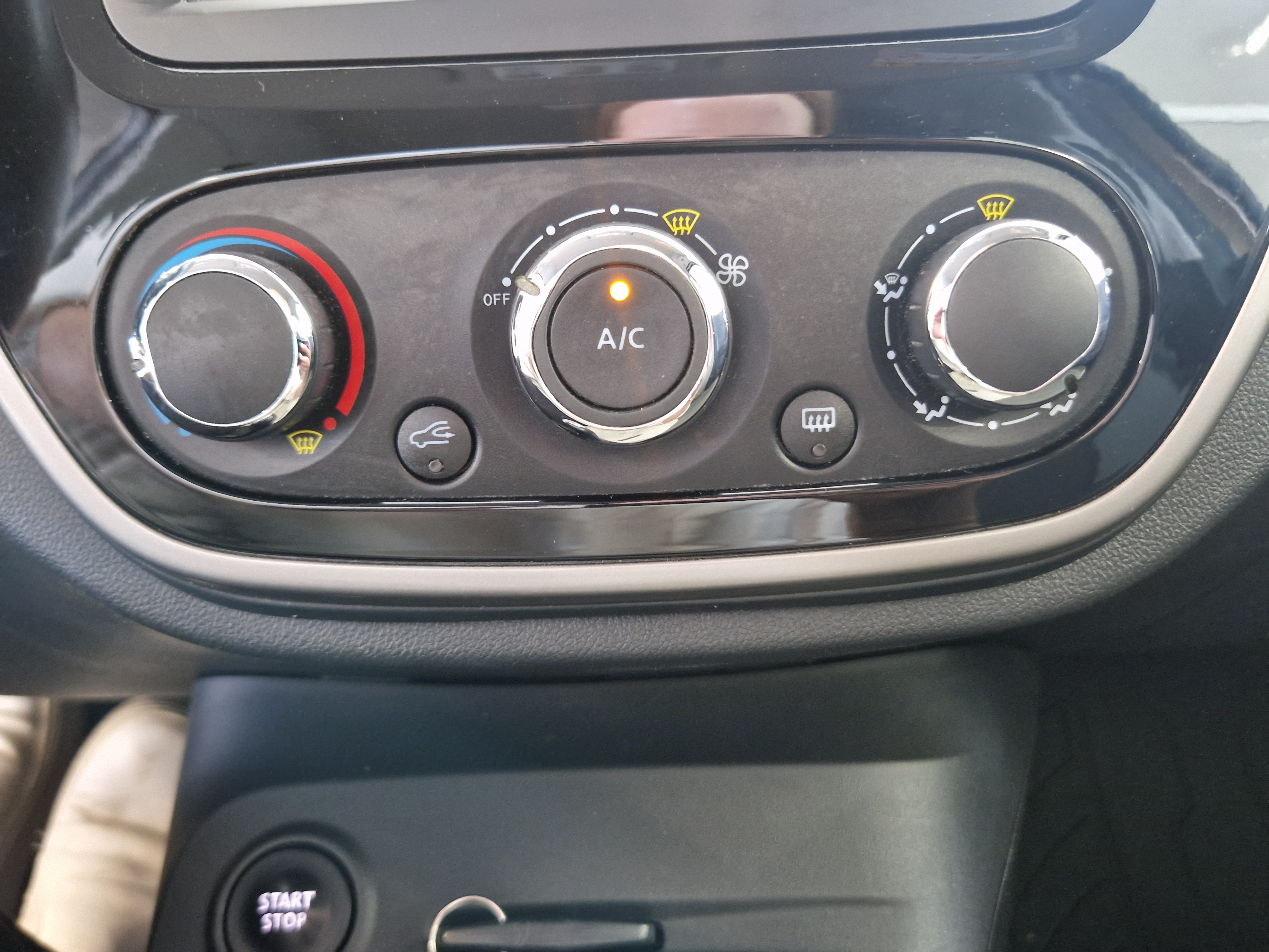Renault CAPTUR ENERGY TCE 90 NAVI STYLE