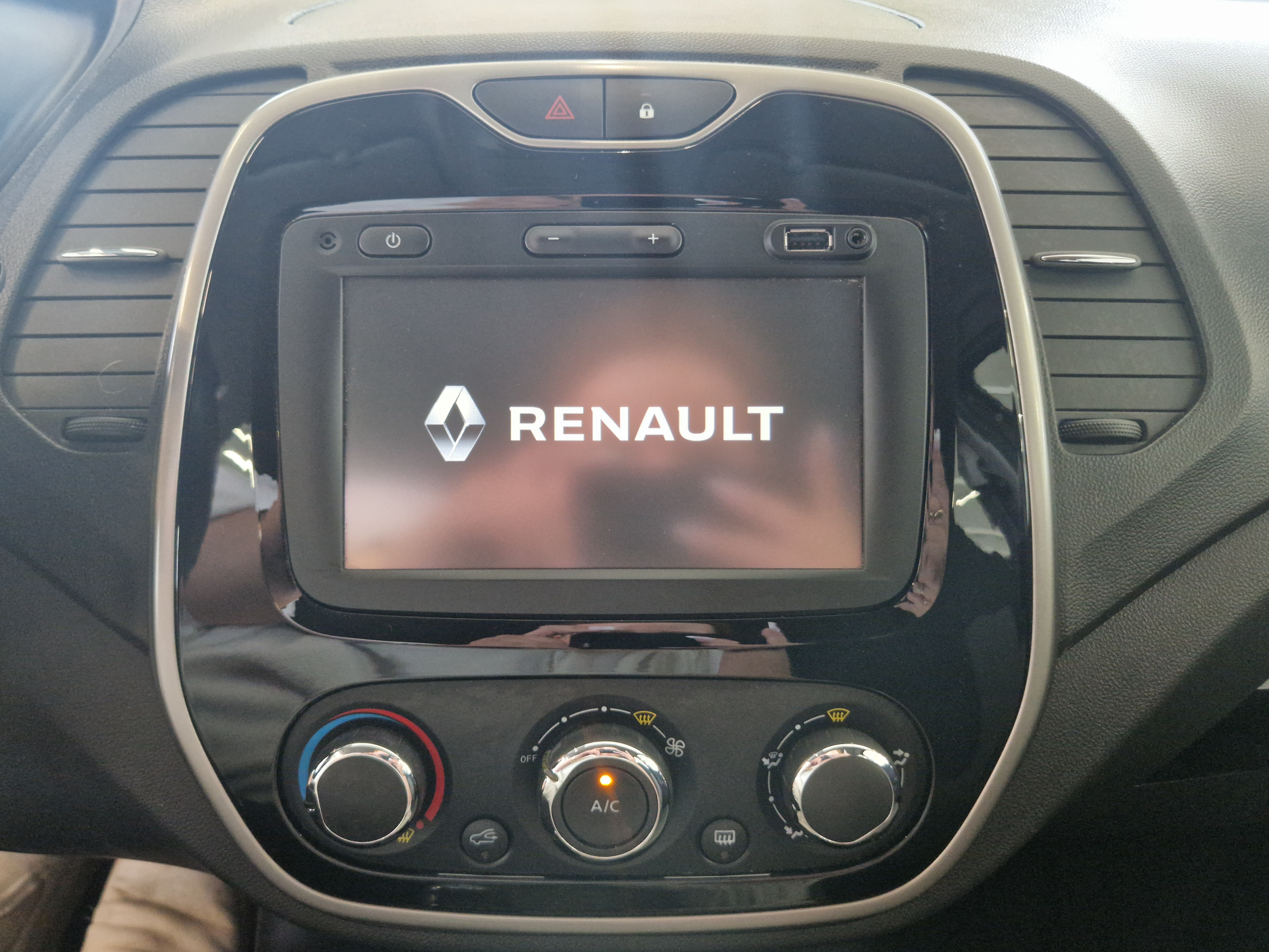 Renault CAPTUR ENERGY TCE 90 NAVI STYLE