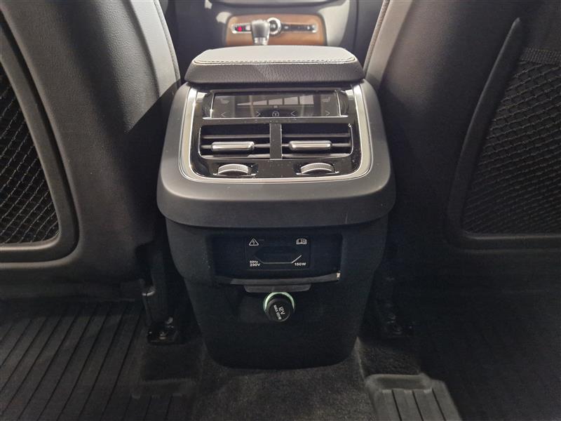 Volvo XC90 D5 AWD INSCRIPTION AUT.TAKUU 12KK/20TKM.