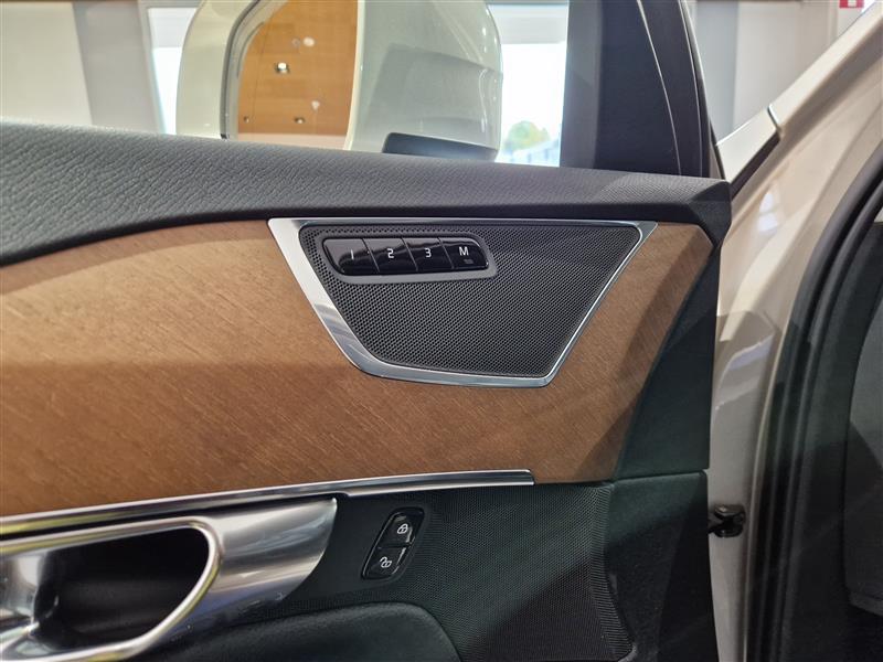 Volvo XC90 D5 AWD INSCRIPTION AUT.TAKUU 12KK/20TKM.