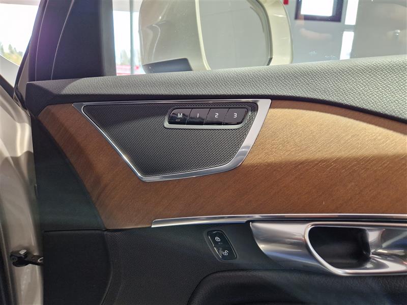 Volvo XC90 D5 AWD INSCRIPTION AUT.TAKUU 12KK/20TKM.