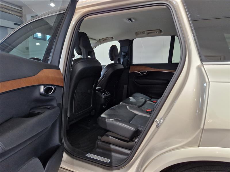 Volvo XC90 D5 AWD INSCRIPTION AUT.TAKUU 12KK/20TKM.