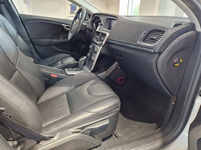 Volvo V40 T2 BUSINESS EDITION 90 AUT