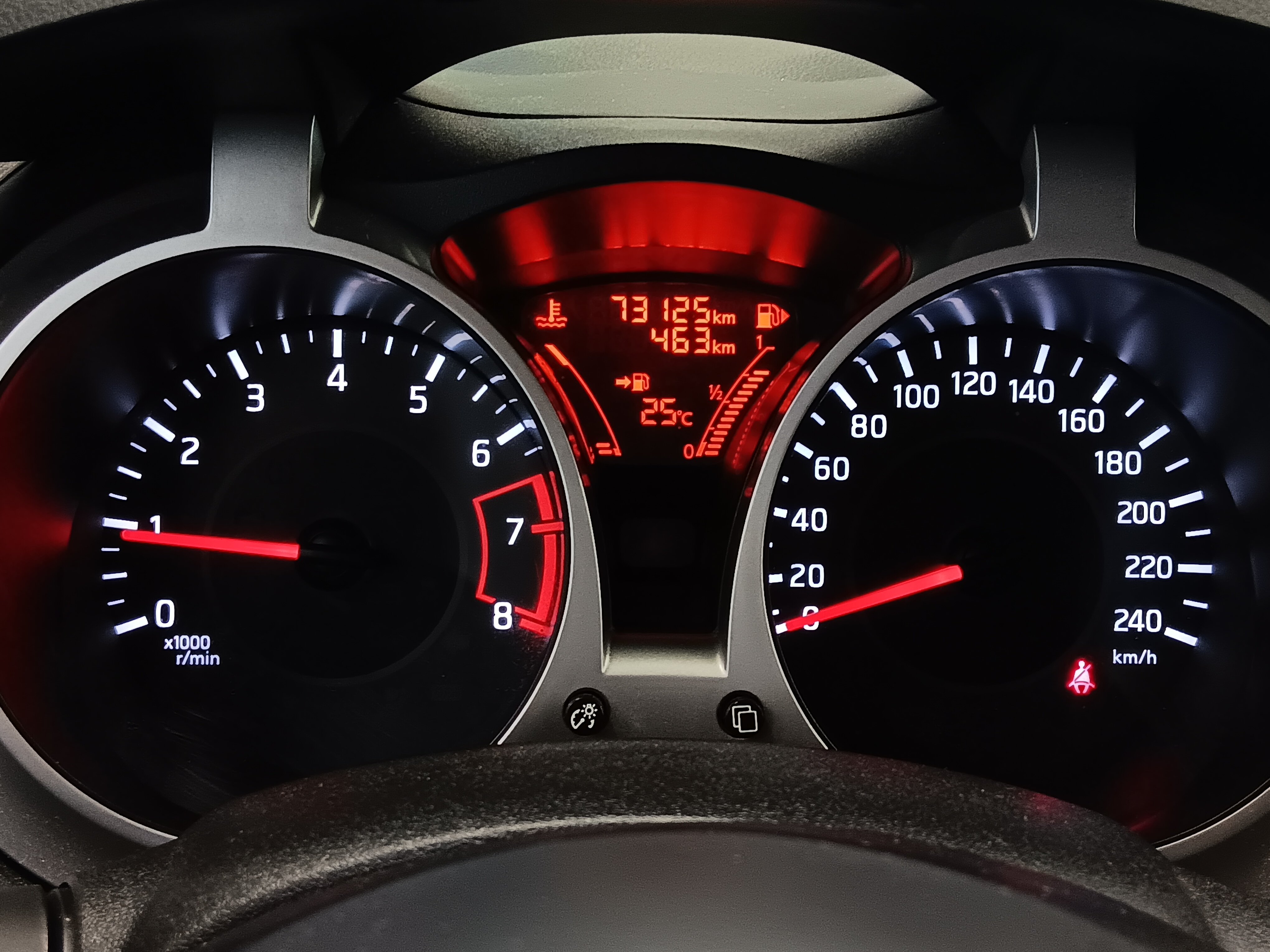 Nissan JUKE DIG-T 115 6M/T ACENTA 2WD NAVI NR