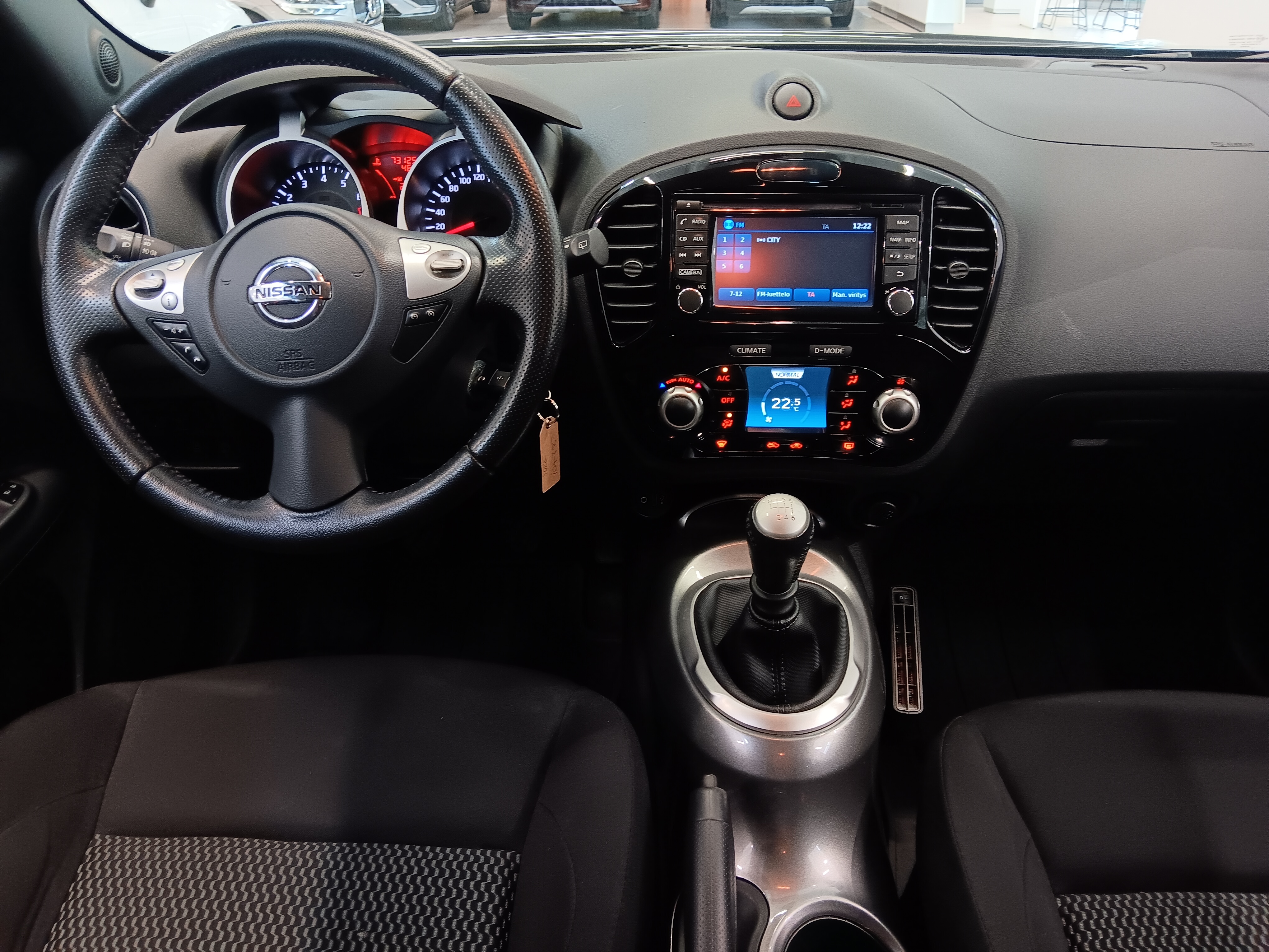 Nissan JUKE DIG-T 115 6M/T ACENTA 2WD NAVI NR