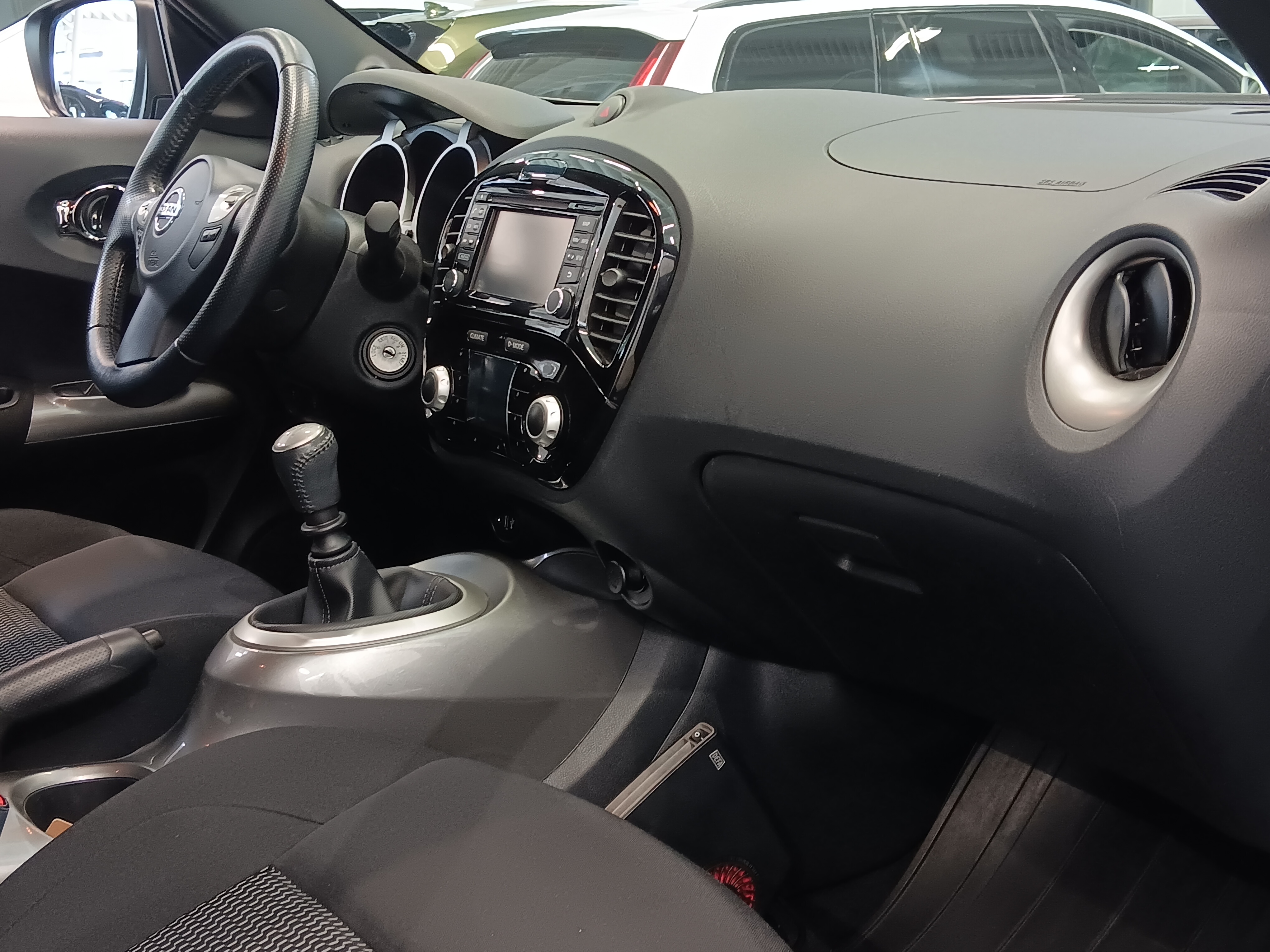Nissan JUKE DIG-T 115 6M/T ACENTA 2WD NAVI NR