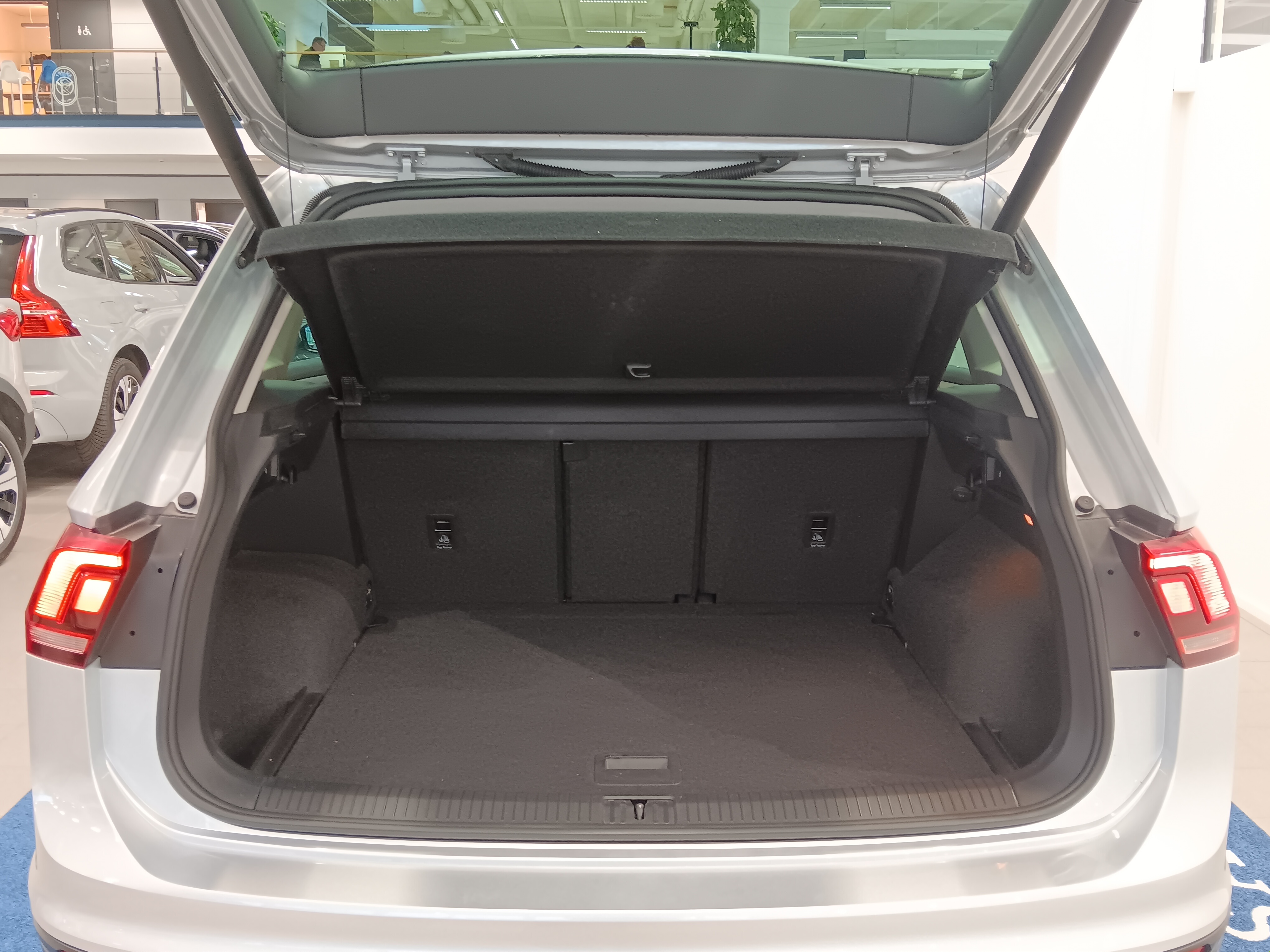 Volkswagen Tiguan 2019, bild 6/22