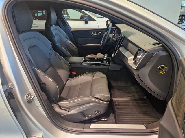 Volvo V60 T8 TWE AWD R-DESIGN TAKUU 24KK/40TKM
