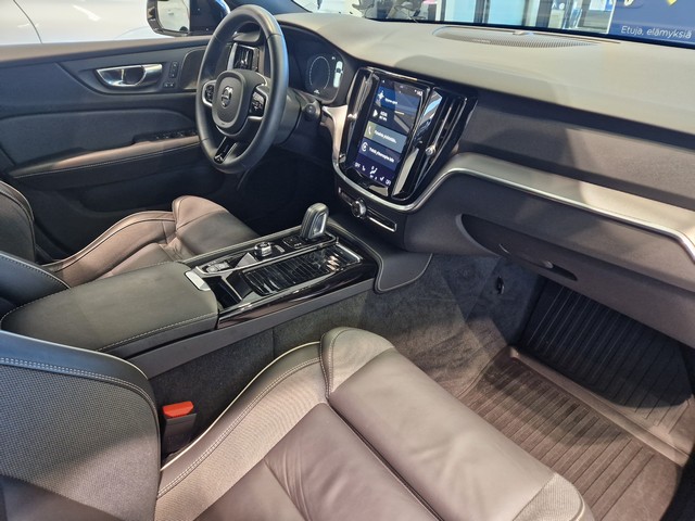 Volvo V60 T8 TWE AWD R-DESIGN TAKUU 24KK/40TKM
