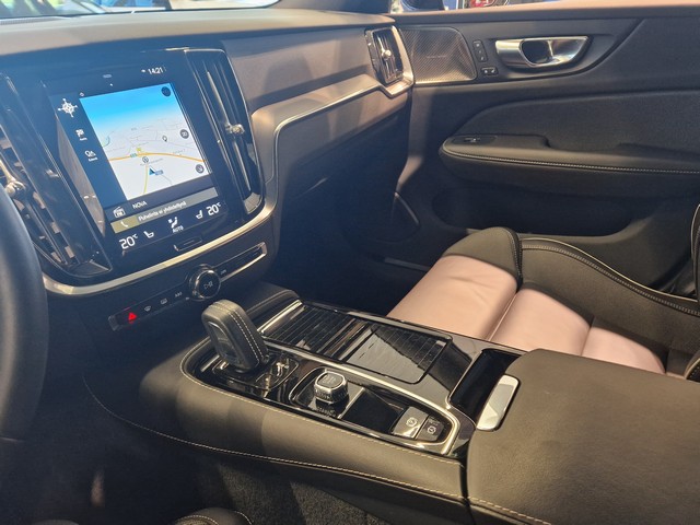 Volvo V60 T8 TWE AWD R-DESIGN TAKUU 24KK/40TKM