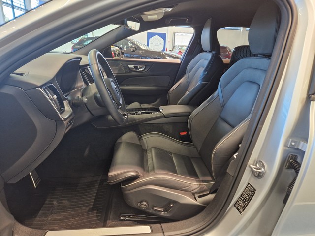 Volvo V60 T8 TWE AWD R-DESIGN TAKUU 24KK/40TKM