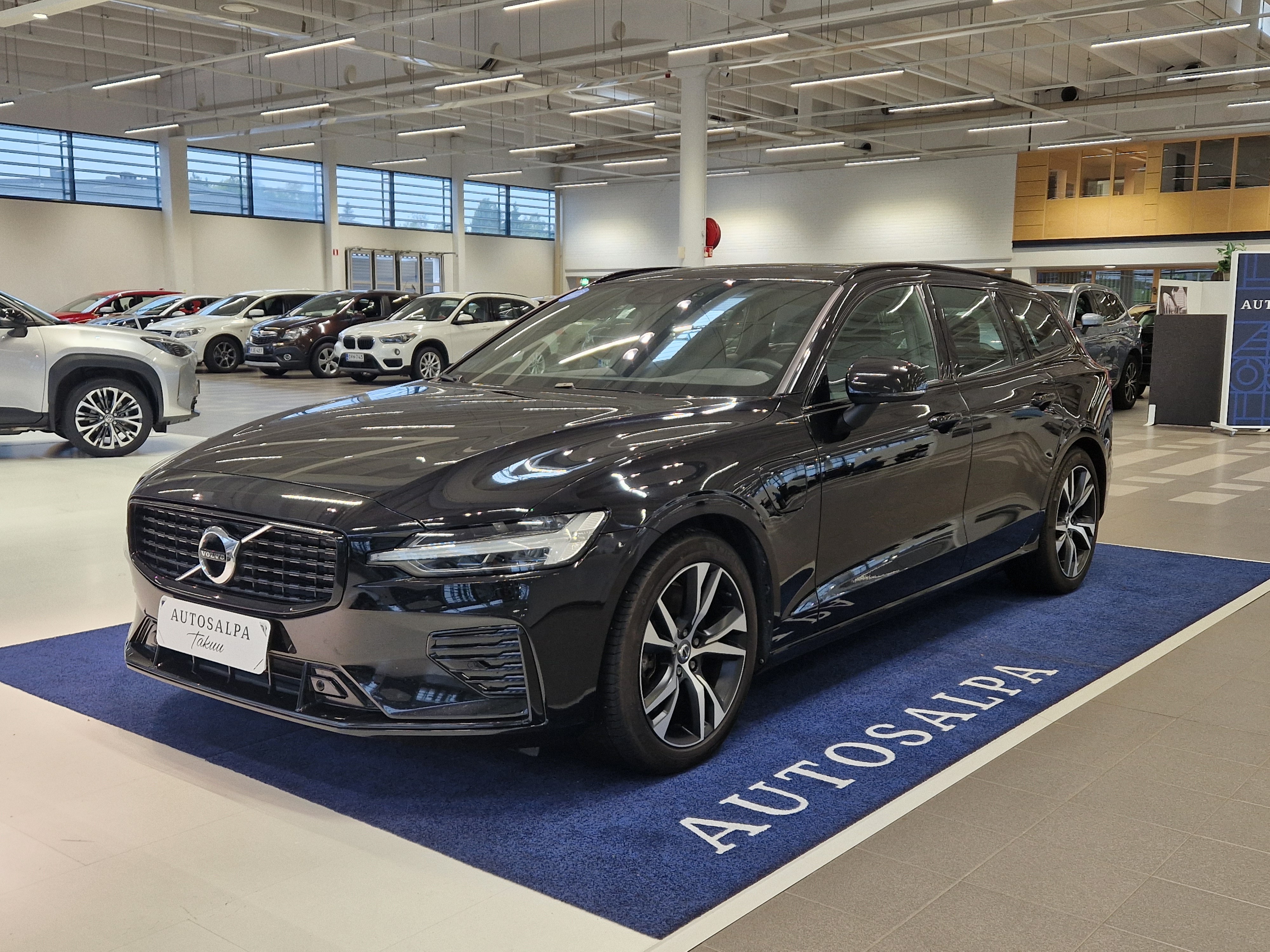 Volvo V60 T6 TWE AWD R-DESIGN TAKUU 24KK/40TKM