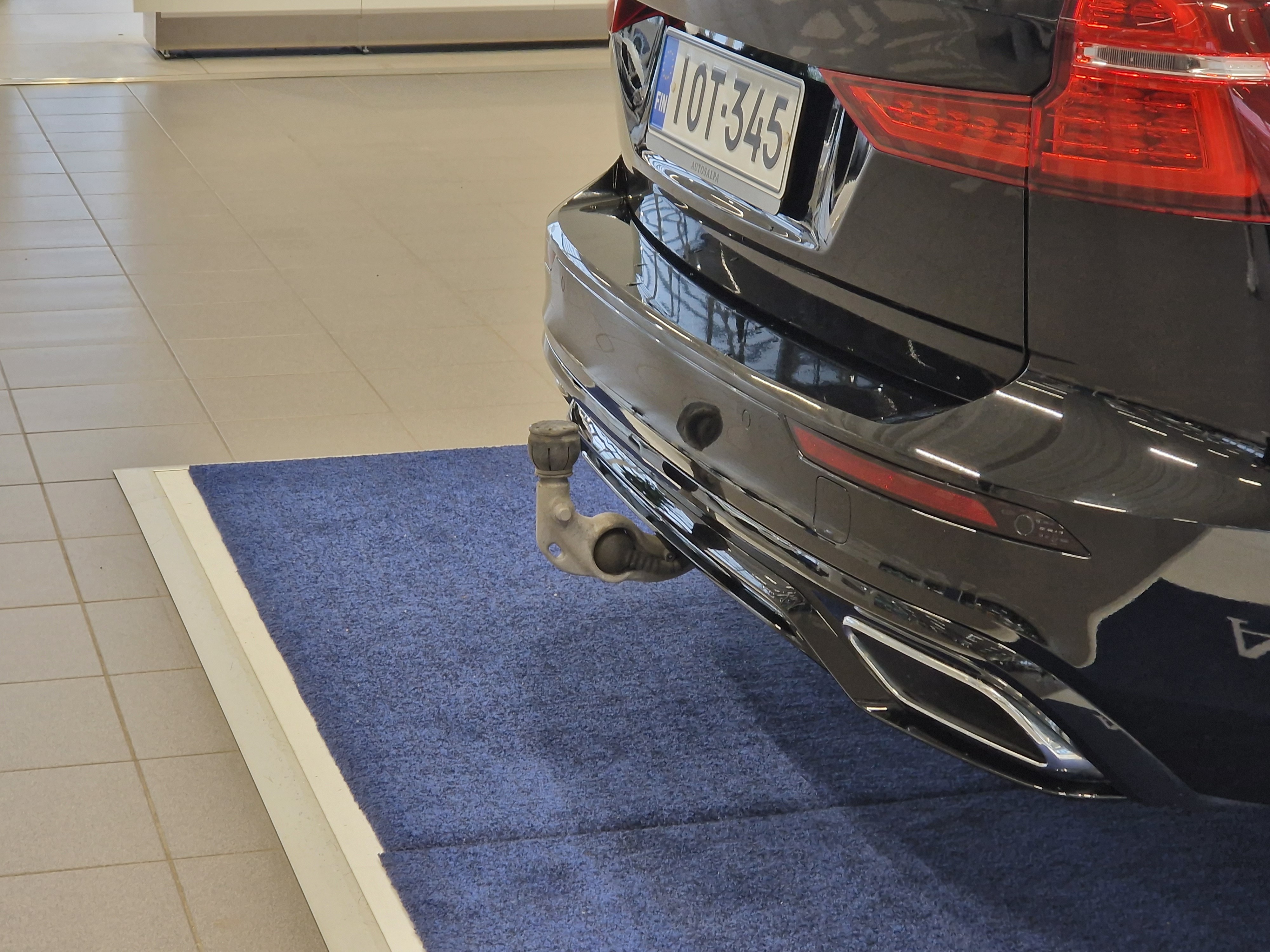 Volvo V60 T6 TWE AWD R-DESIGN TAKUU 24KK/40TKM