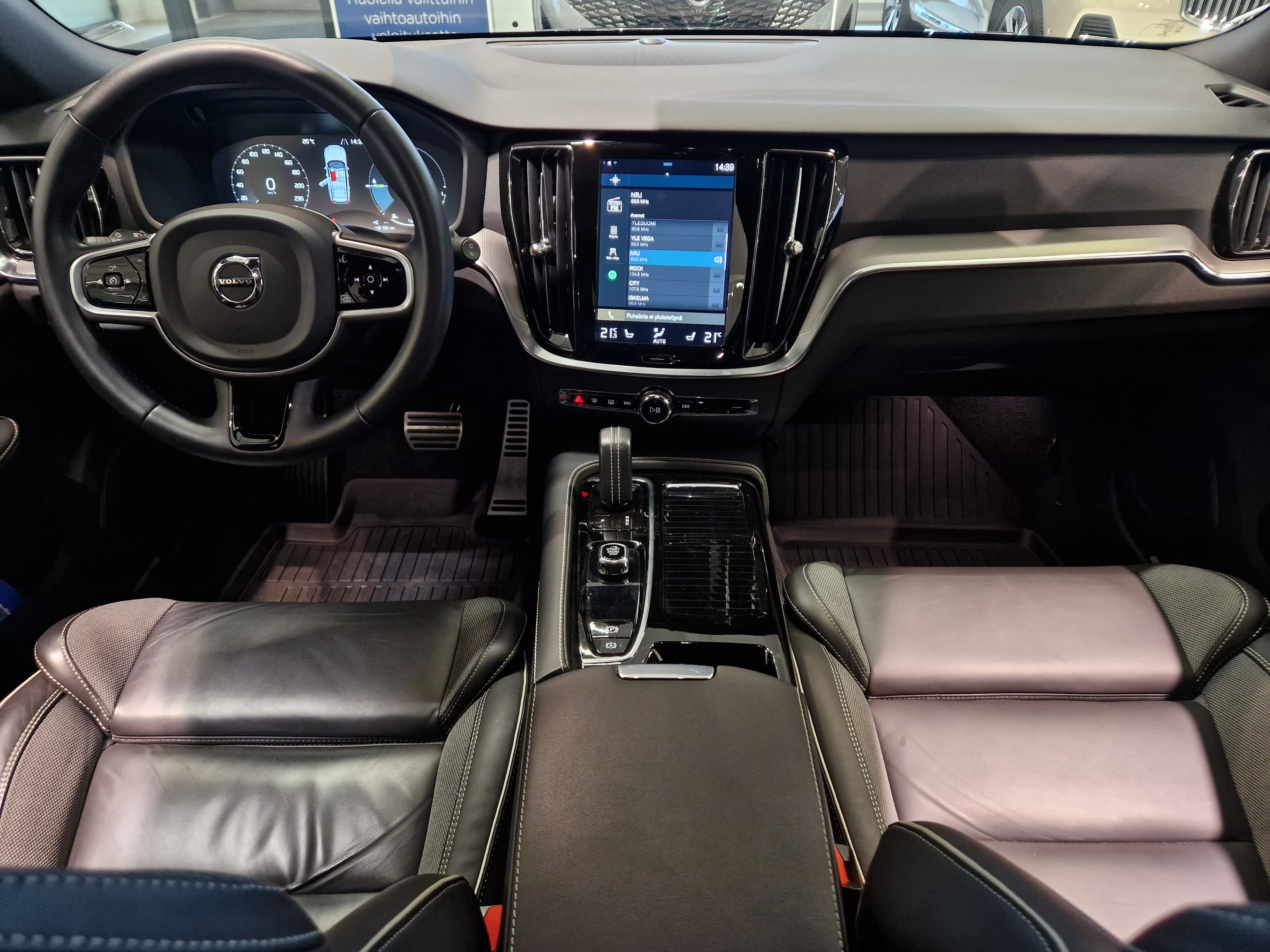 Volvo V60 T6 TWE AWD R-DESIGN TAKUU 24KK/40TKM