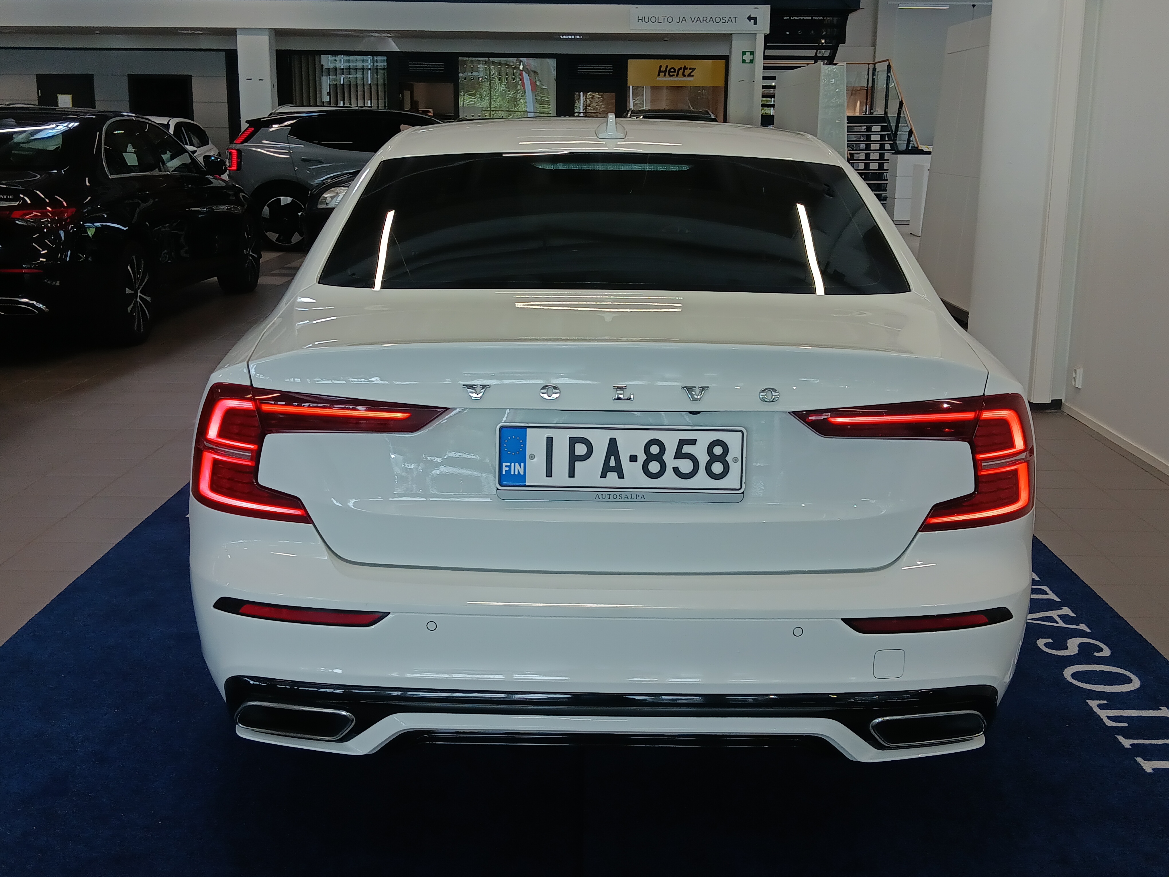 Volvo S60 2021, photo 4/19
