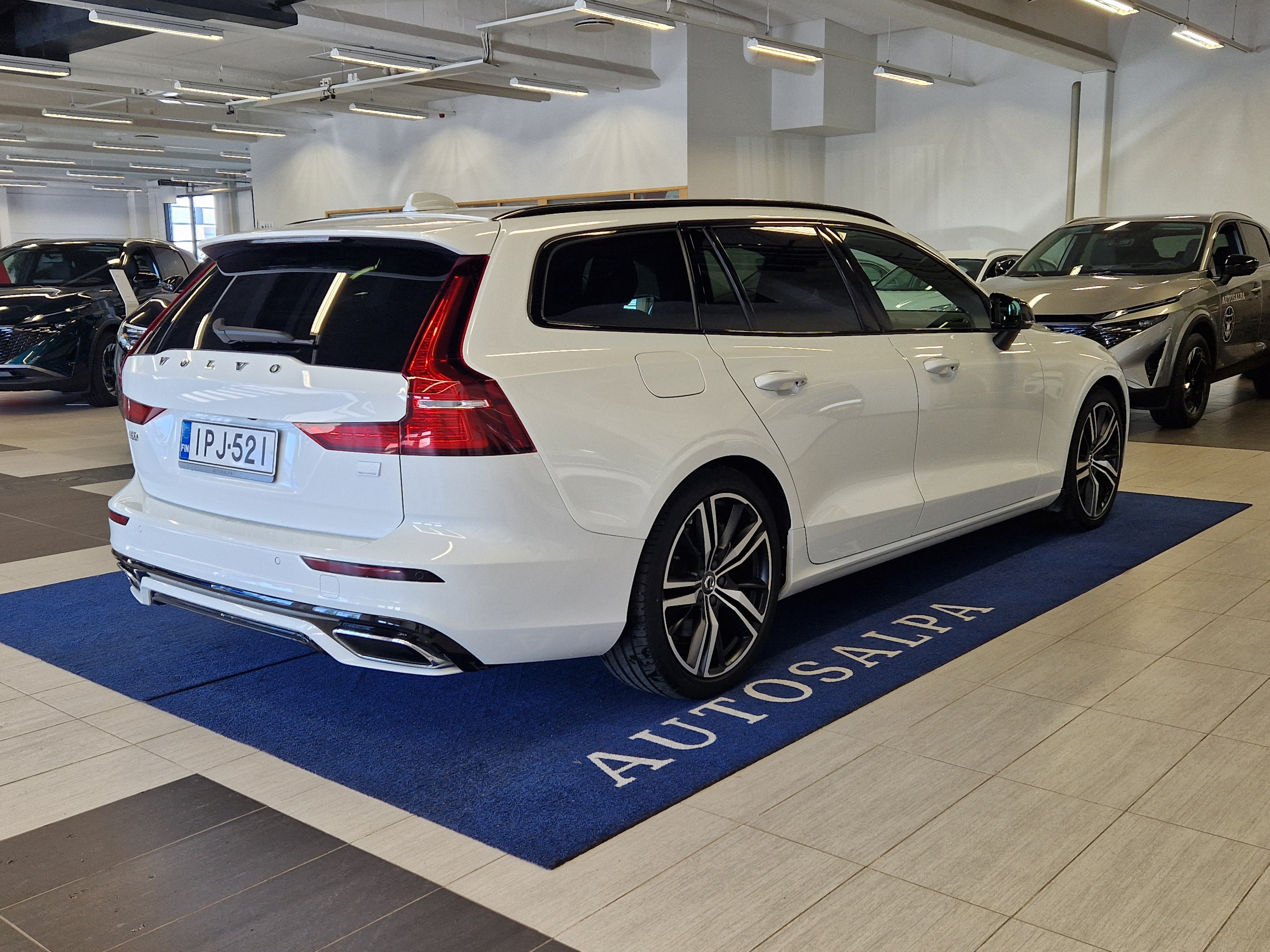 Volvo V60 T6 TWE AWD R-DESIGN EDITION TAKUU 24KK/40TKM