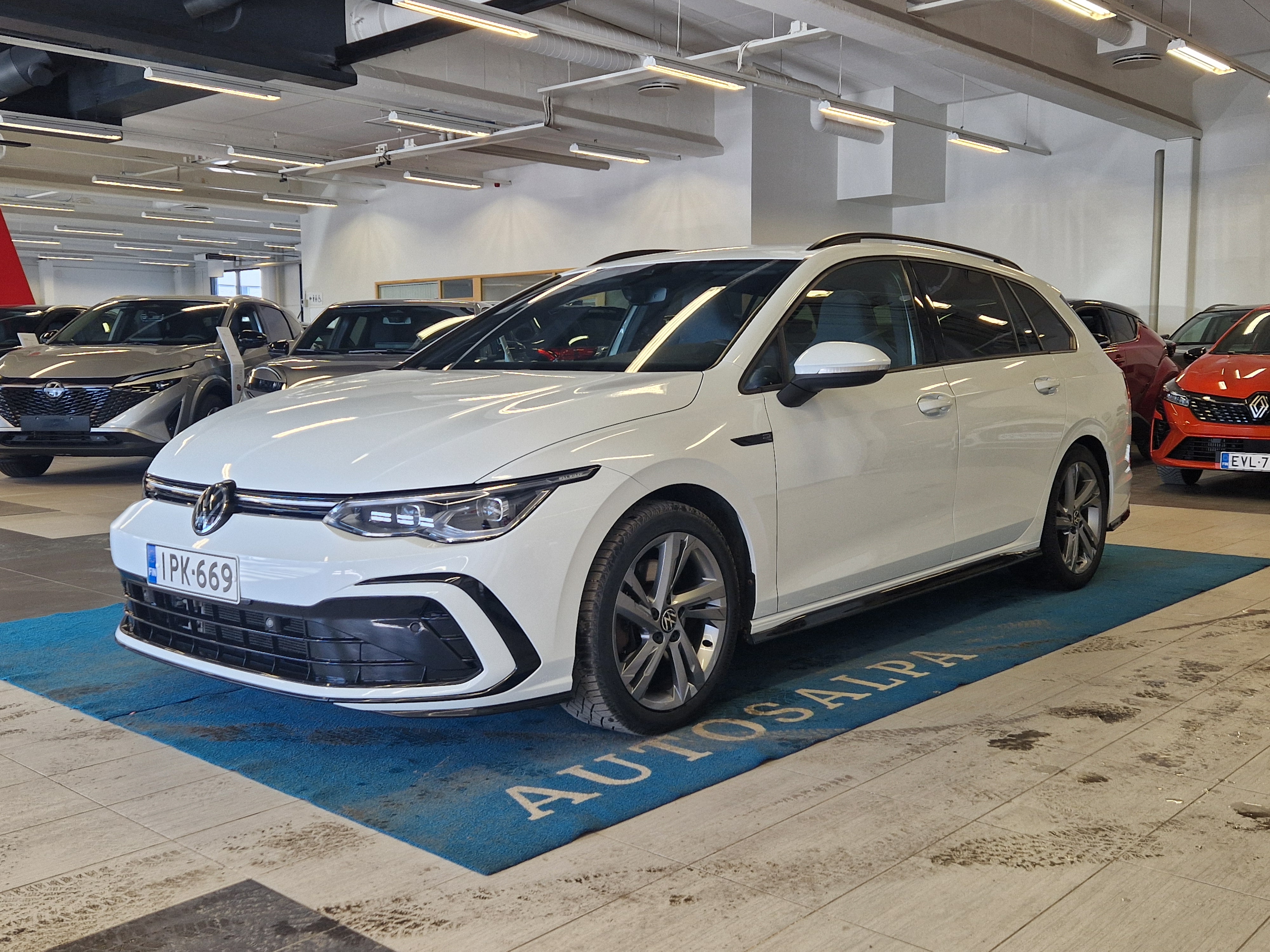 Volkswagen GOLF VARIANT R-LINE 2,0 TSI 140 KW 4MOTION DSG